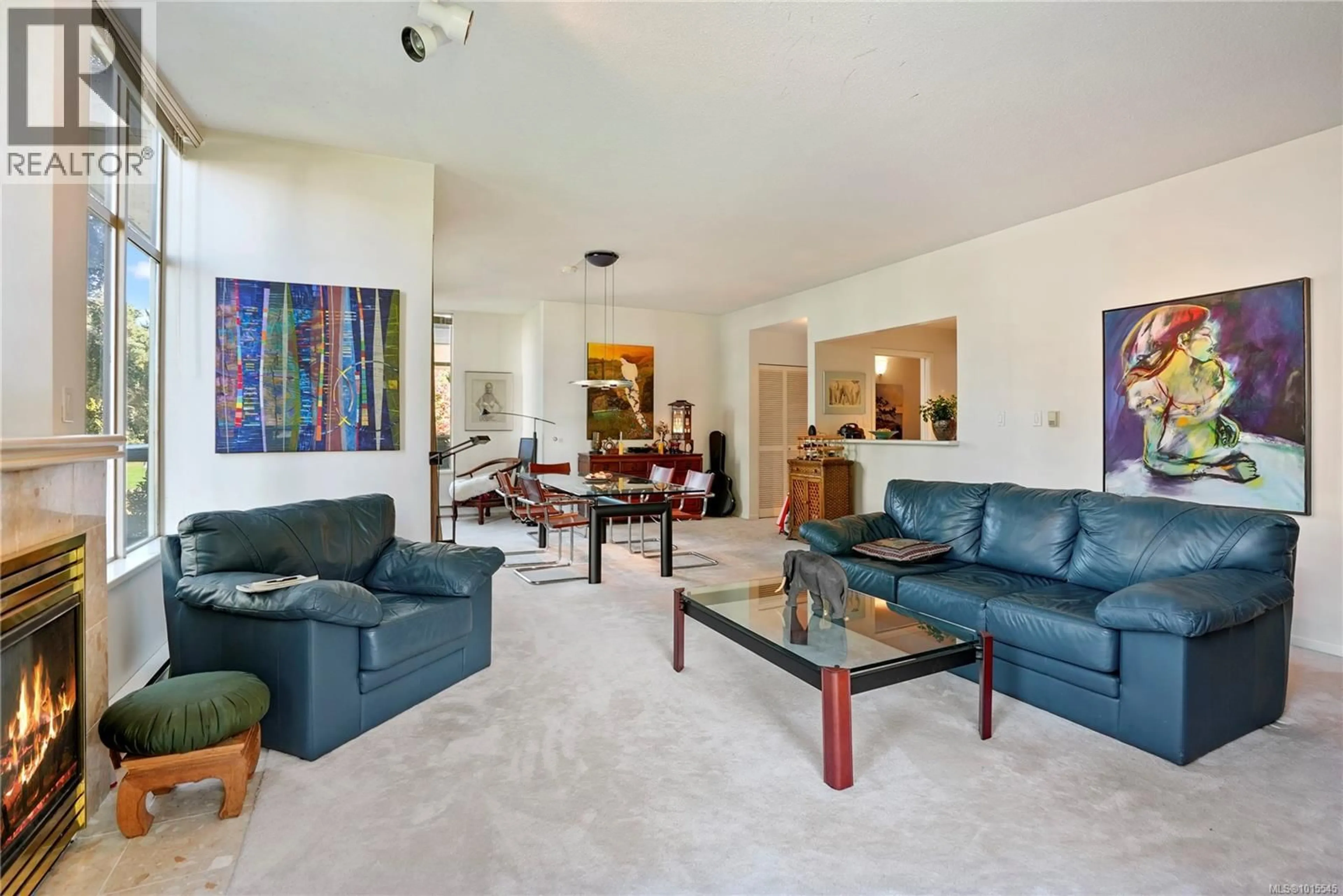 Living room with furniture, unknown for 250 - 188 DOUGLAS STREET, Victoria British Columbia V8V2P1