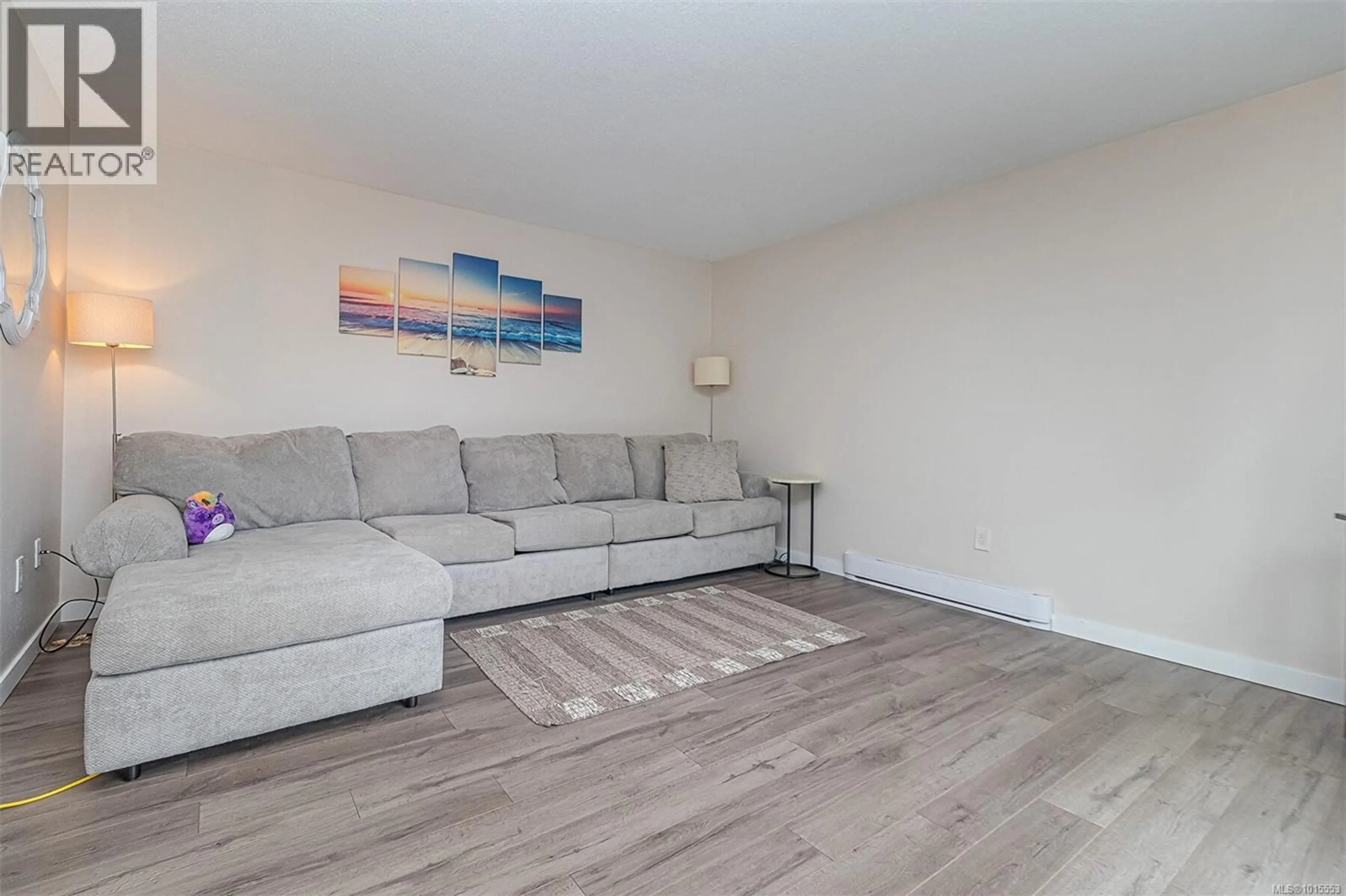 Living room with furniture, unknown for 32 - 10070 FIFTH STREET, Sidney British Columbia V8L2X9