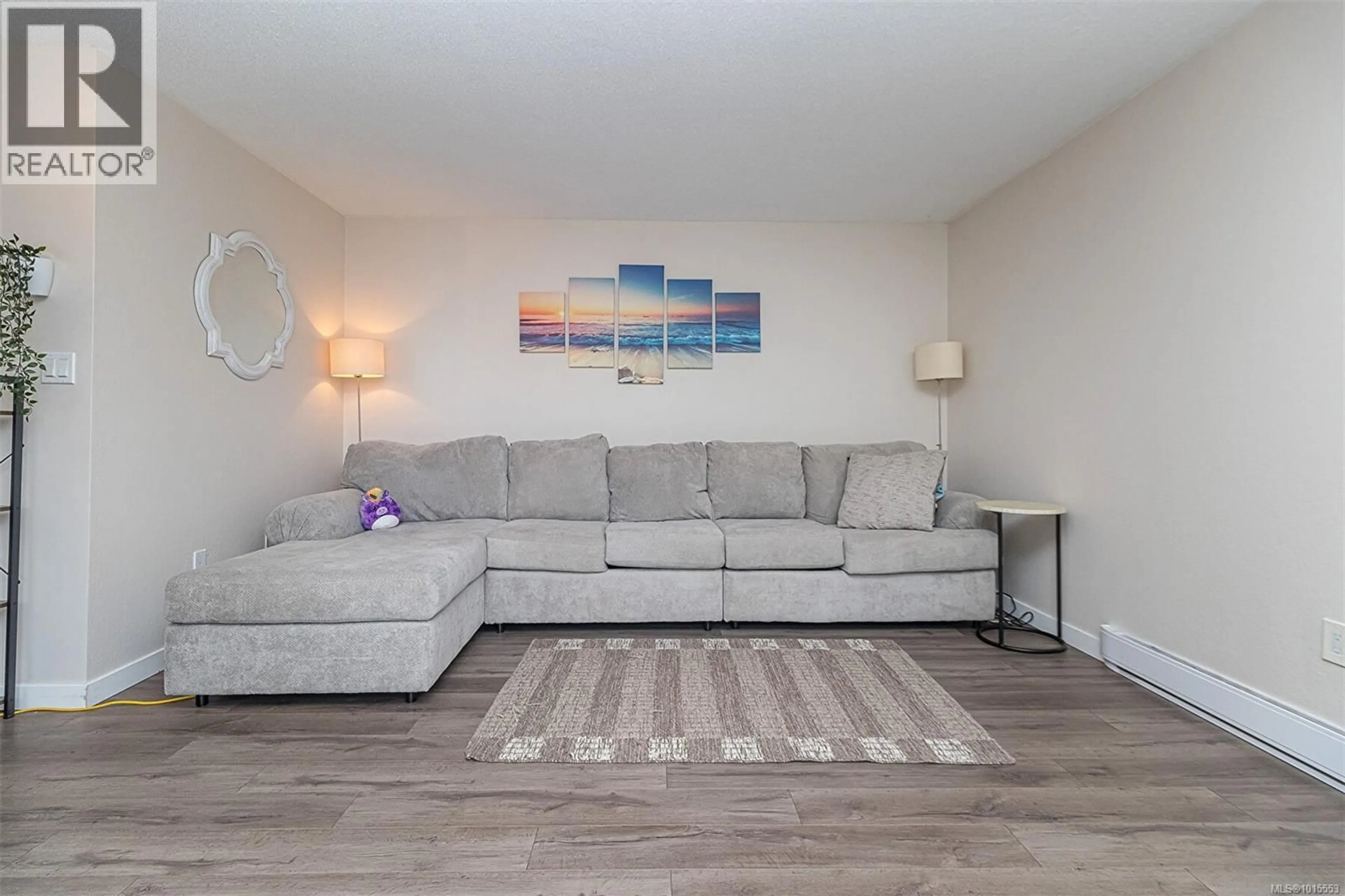Living room with furniture, unknown for 32 - 10070 FIFTH STREET, Sidney British Columbia V8L2X9