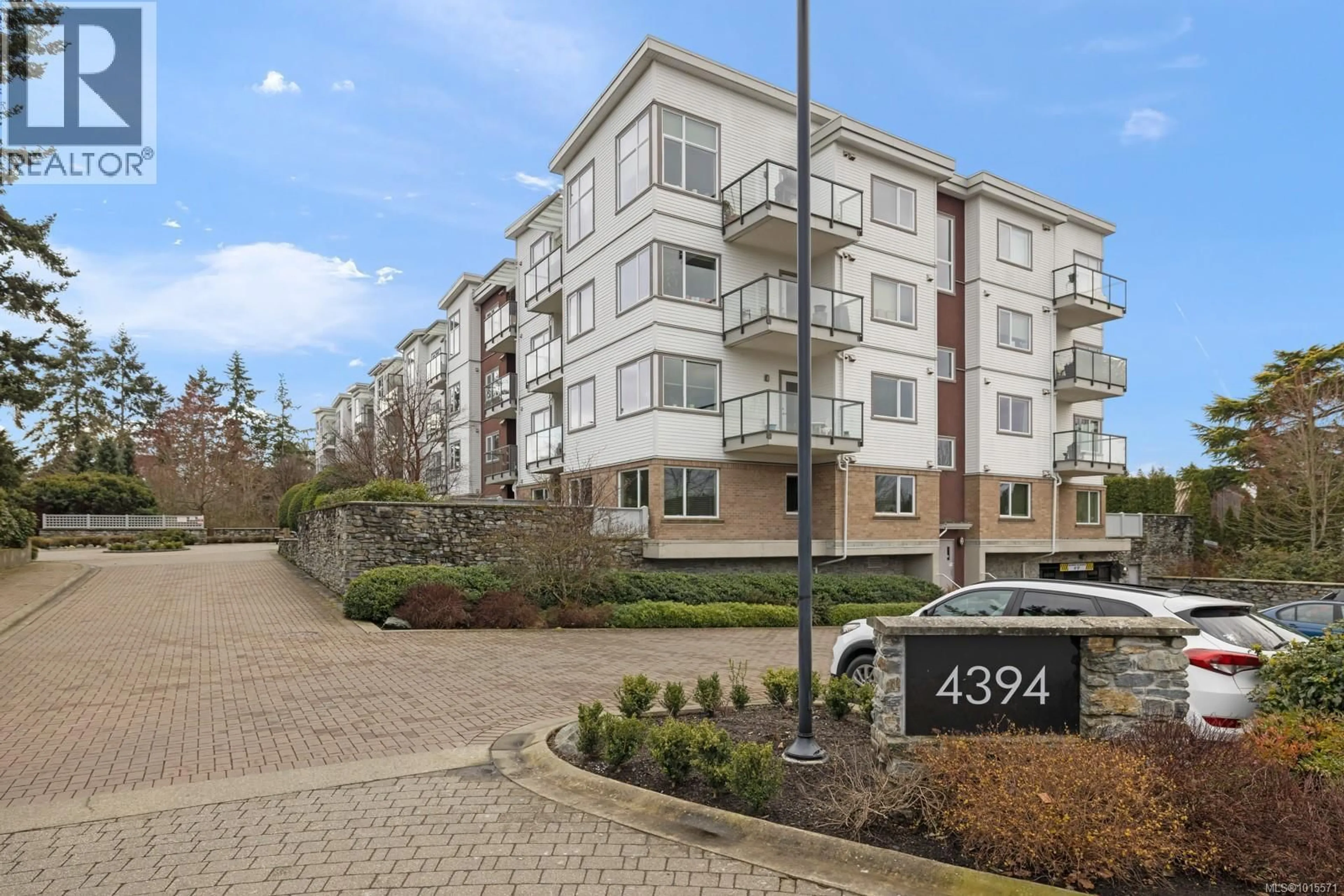 Patio, street for 310 - 4394 WEST SAANICH ROAD, Saanich British Columbia V8Z3E9