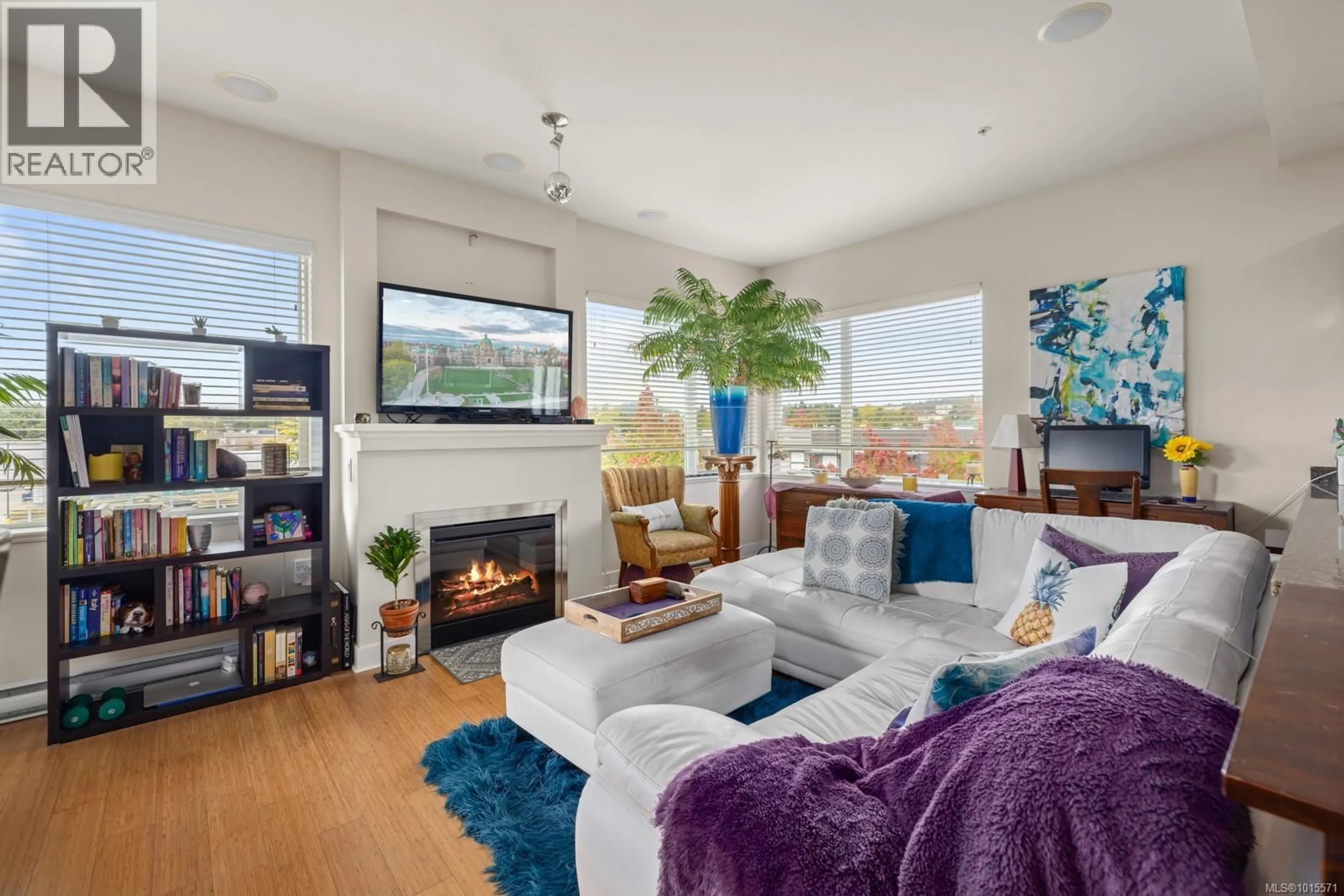 Living room with furniture, unknown for 310 - 4394 WEST SAANICH ROAD, Saanich British Columbia V8Z3E9