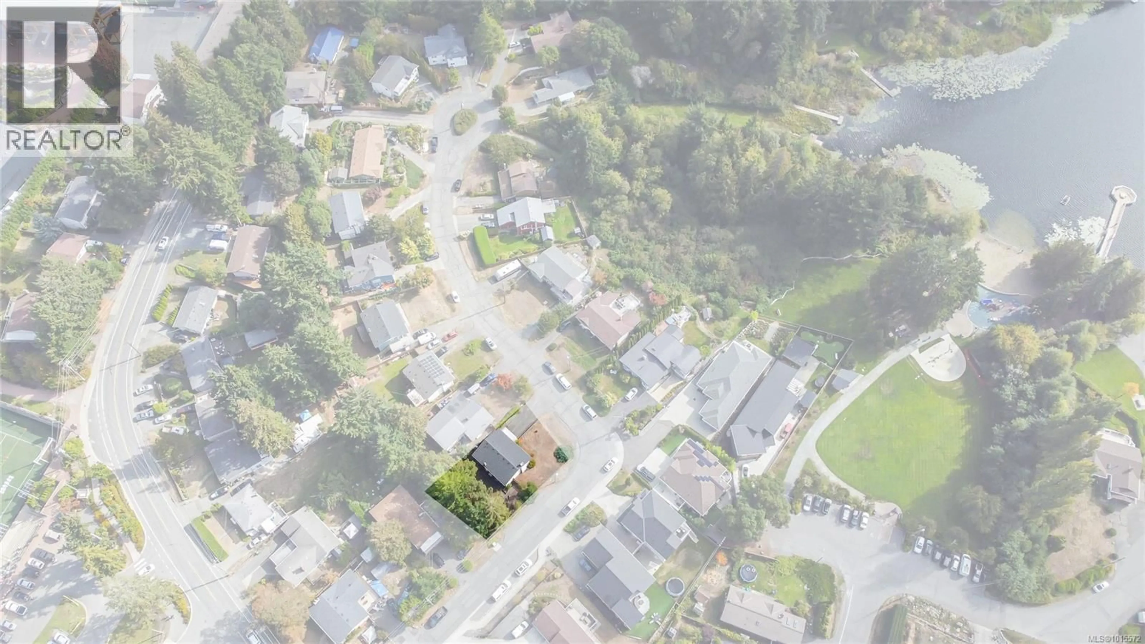 A pic from outside/outdoor area/front of a property/back of a property/a pic from drone, street for 3062 SHOREVIEW DRIVE, Langford British Columbia V9B4K5