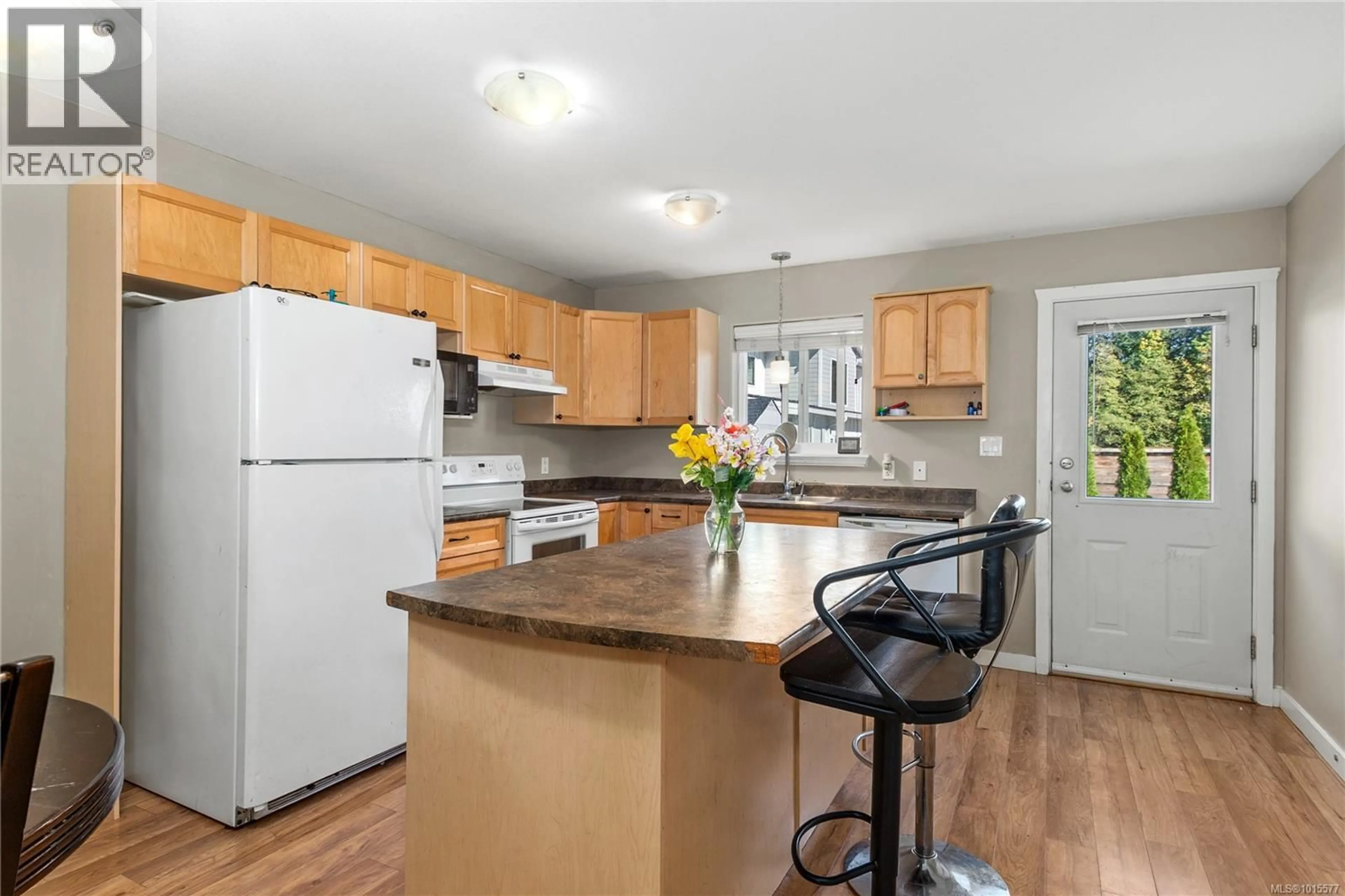 Open concept kitchen, wood/laminate floor for 12 - 1120 EVERGREEN ROAD, Campbell River British Columbia V9W0B1