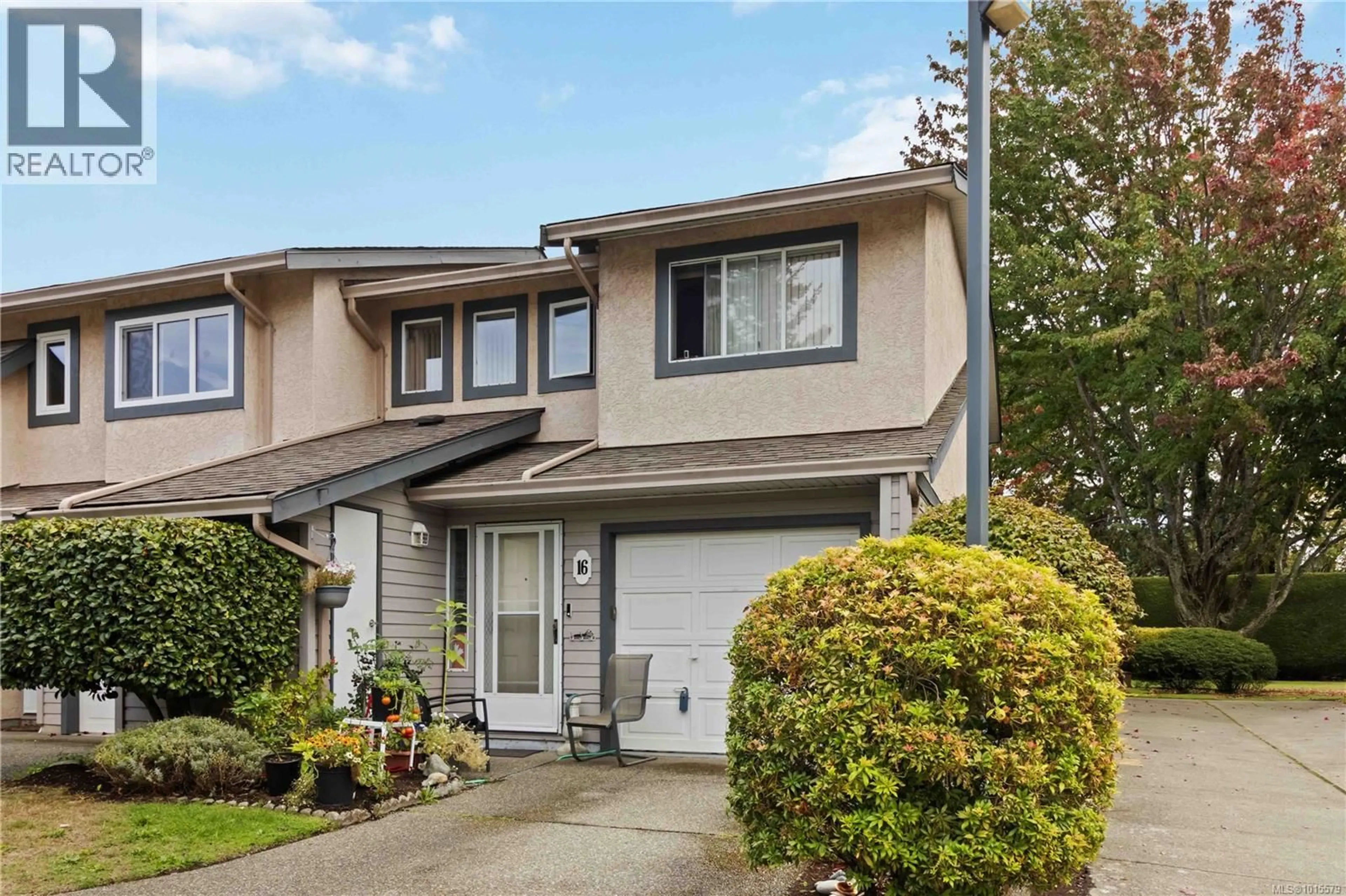 Home with vinyl exterior material, street for 16 - 515 MOUNT VIEW AVENUE, Colwood British Columbia V9B2B2