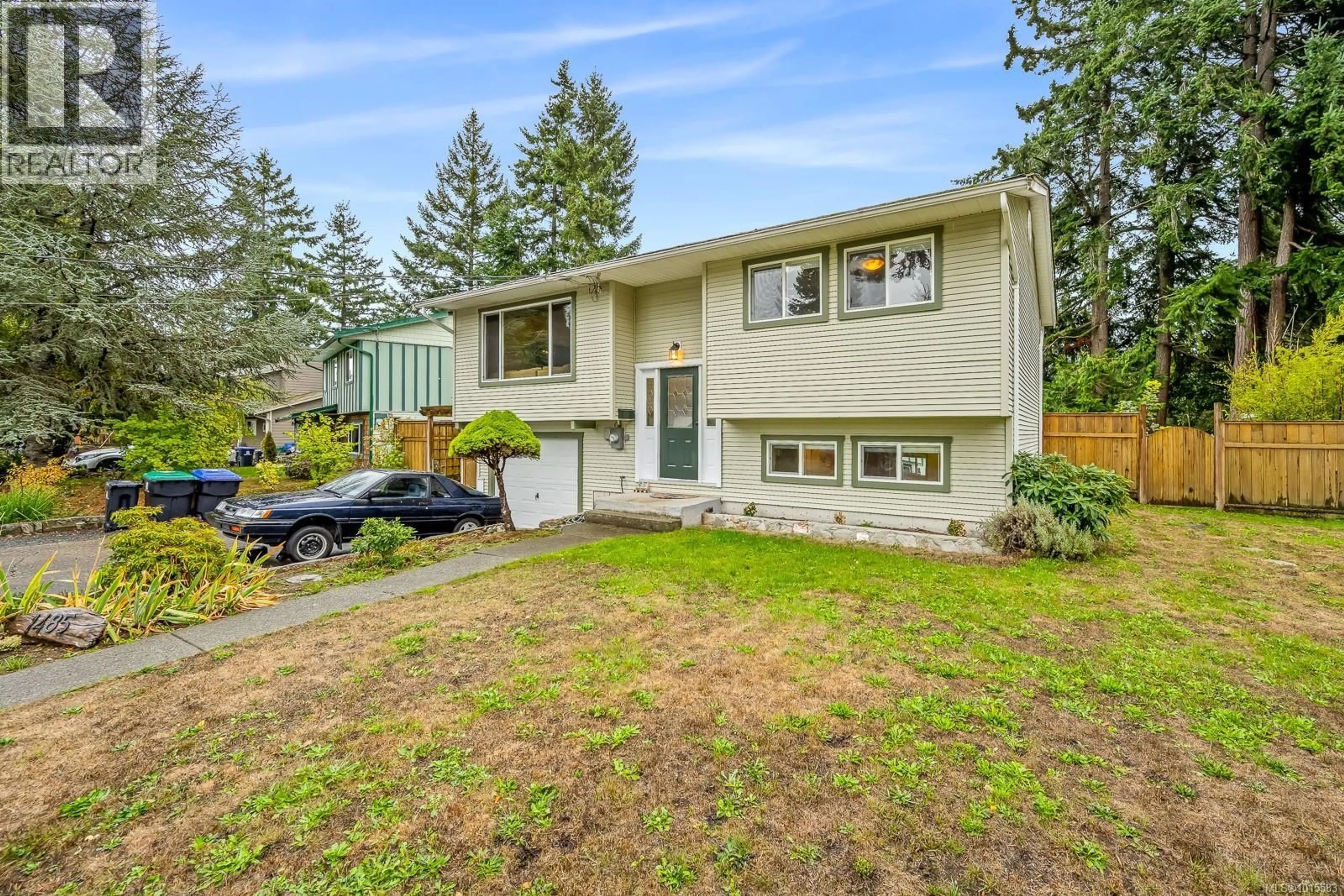 Home with vinyl exterior material, street for 1485 SONORA PLACE, Comox British Columbia V9M3A3