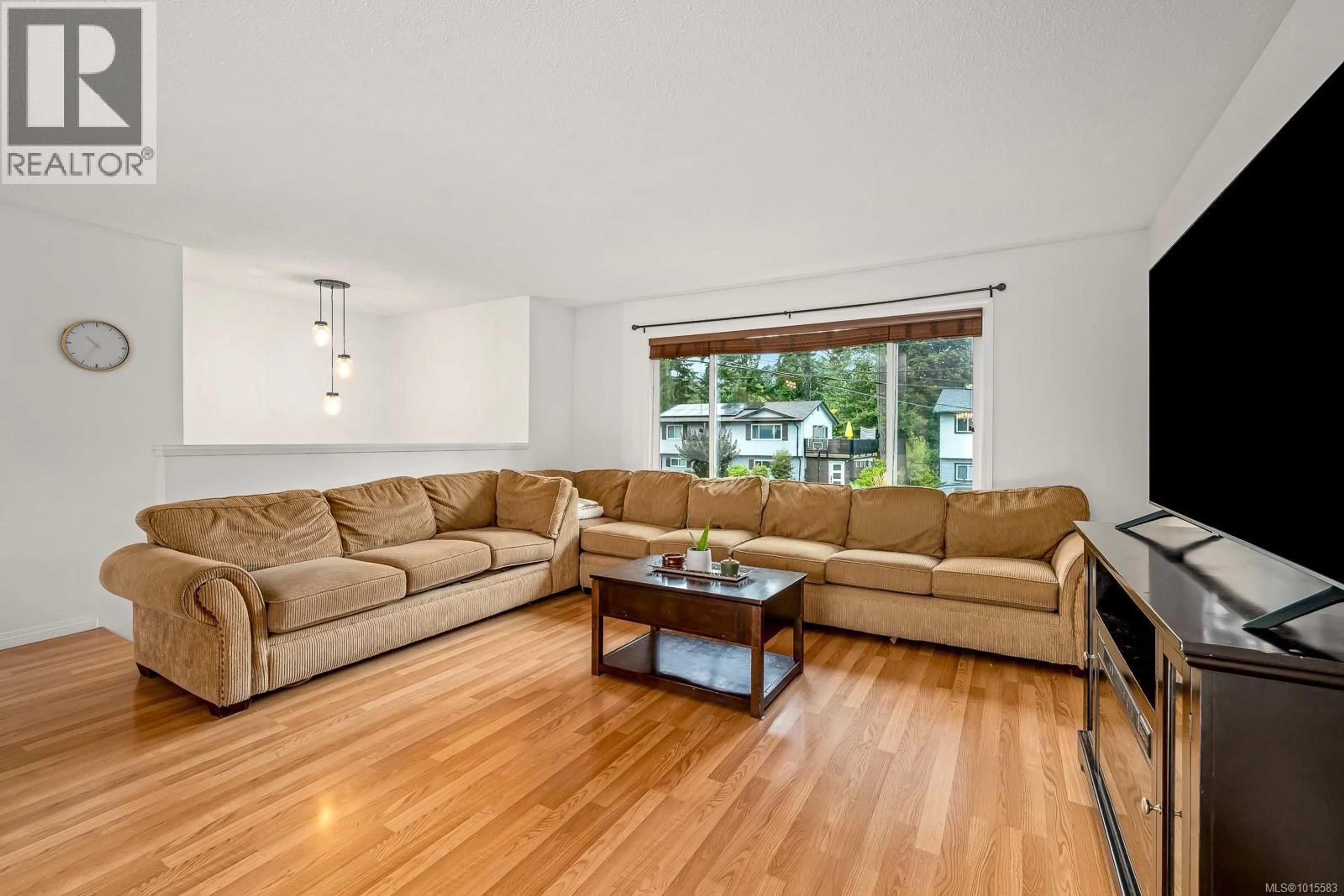 Living room with furniture, unknown for 1485 SONORA PLACE, Comox British Columbia V9M3A3