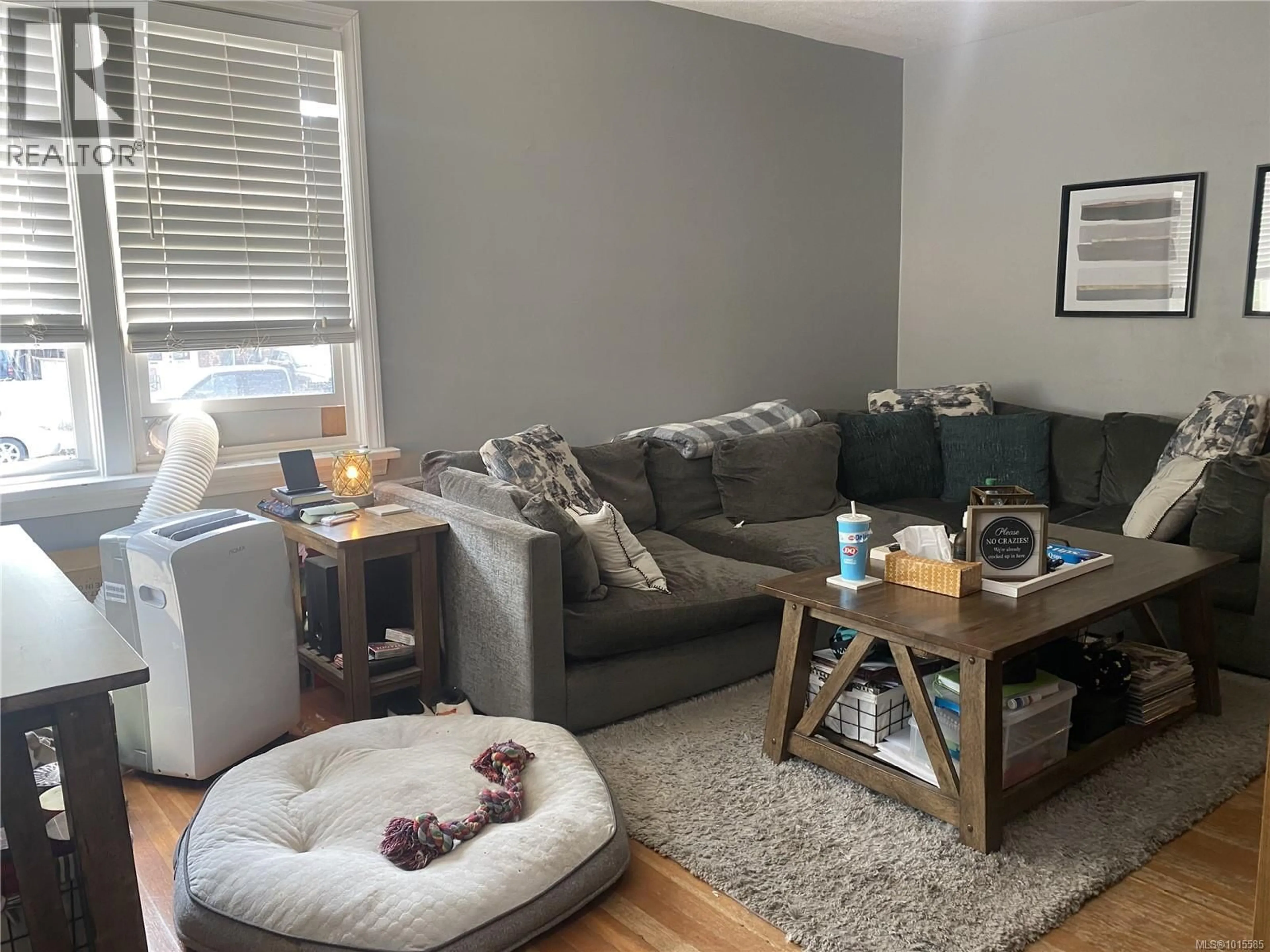 Living room with furniture, wood/laminate floor for 3906 10TH AVENUE, Port Alberni British Columbia V9Y4W9