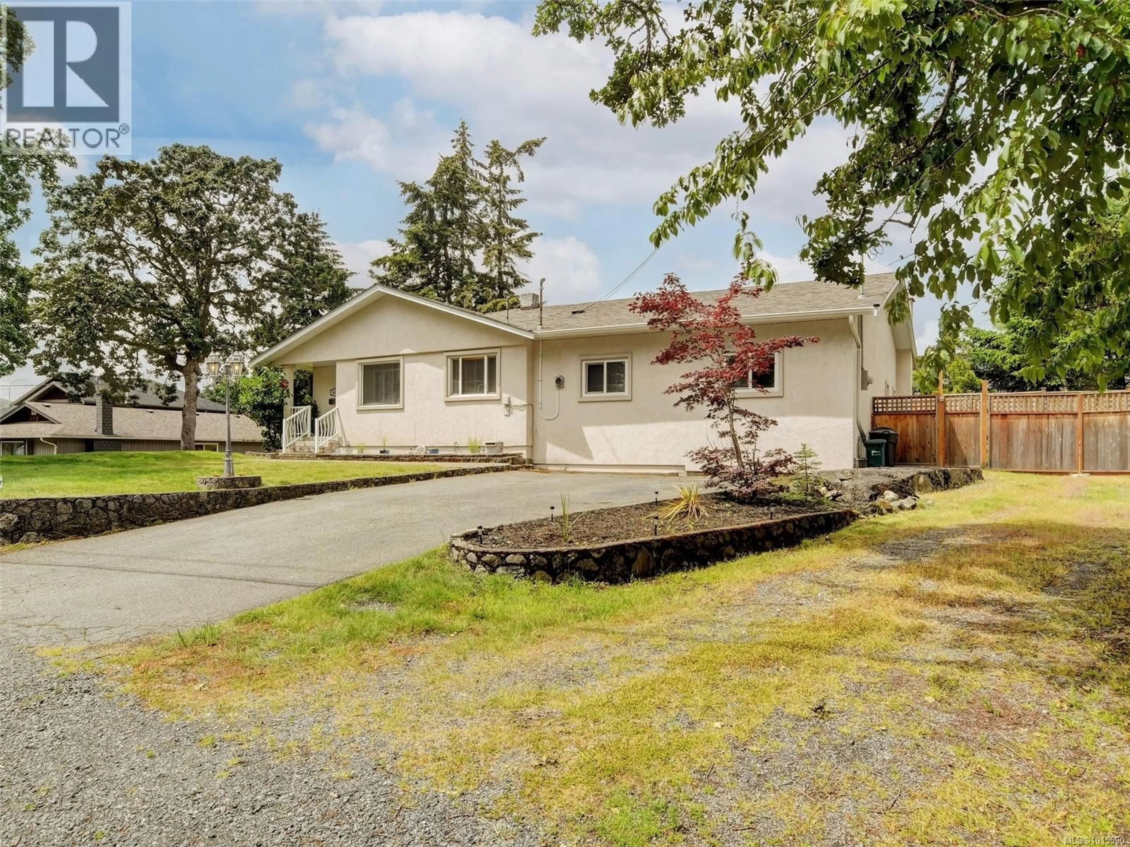 Home with vinyl exterior material, street for 640 STRANDLUND AVENUE, Langford British Columbia V9B3E9