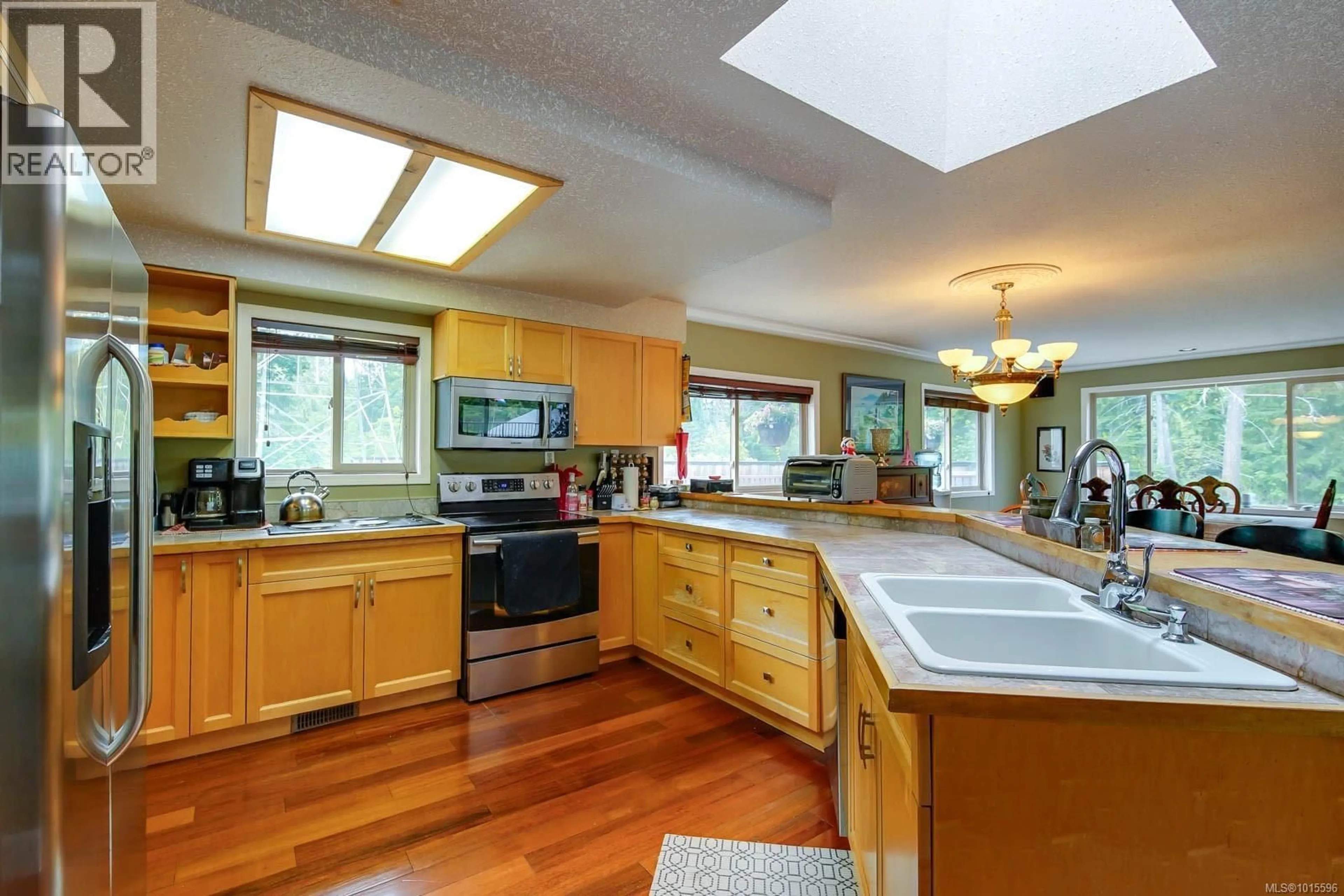 Open concept kitchen, unknown for 5090 ARDEN ROAD, Port Alberni British Columbia V9Y8R5