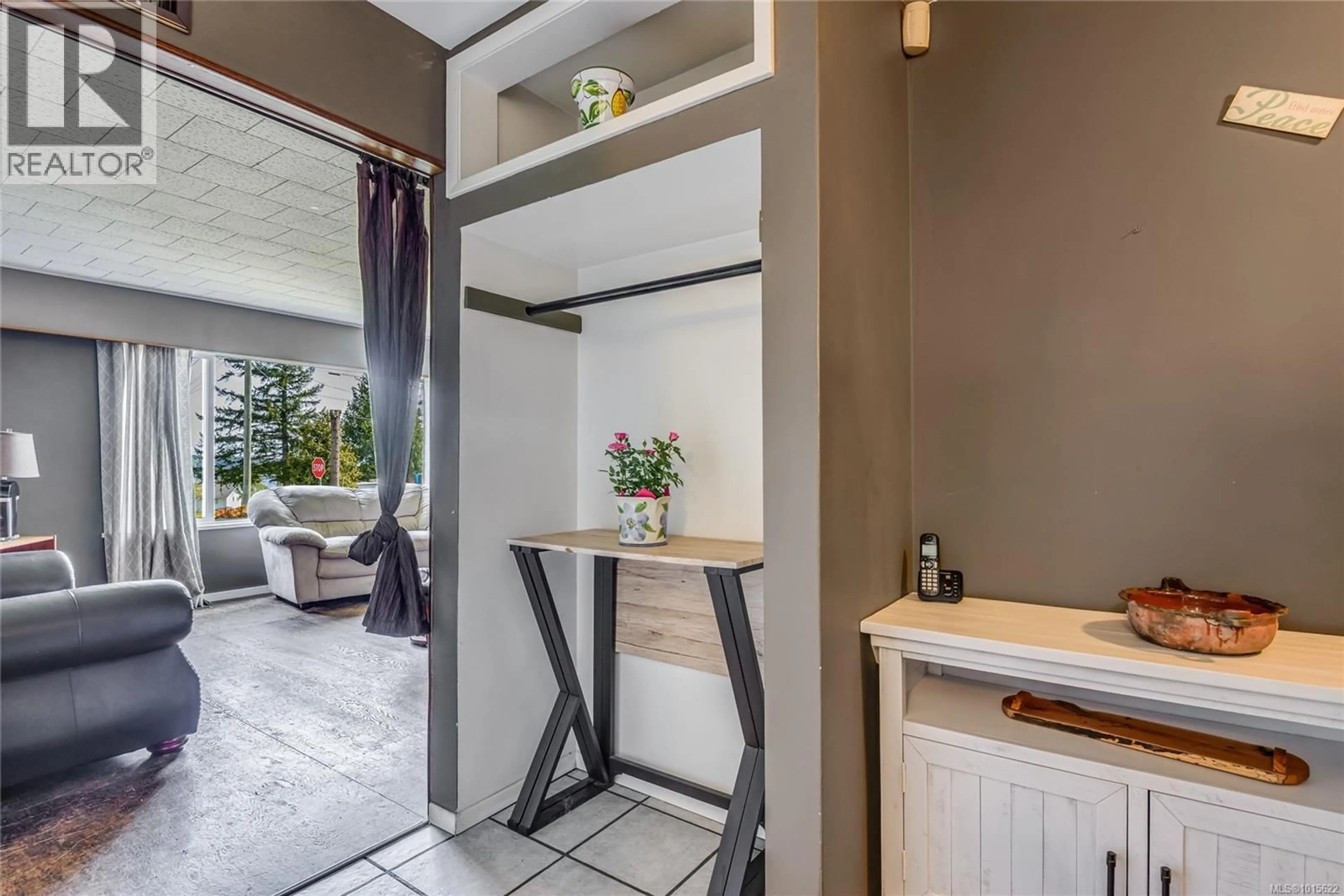 Contemporary bathroom, ceramic/tile floor for 300 MCCARTHY STREET, Campbell River British Columbia V9W2R6