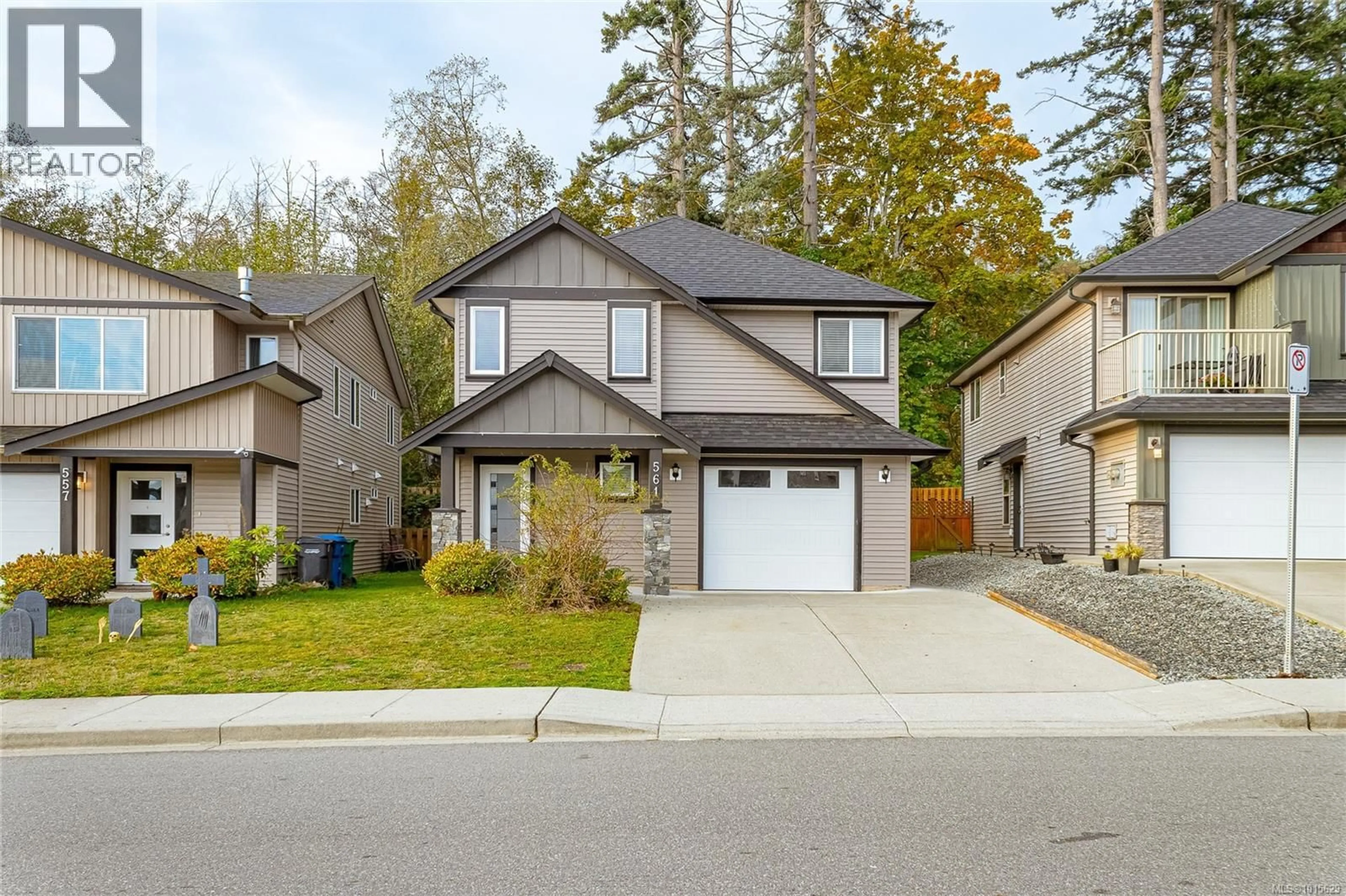 Home with vinyl exterior material, street for 561 MARISA STREET, Nanaimo British Columbia V9R0H5