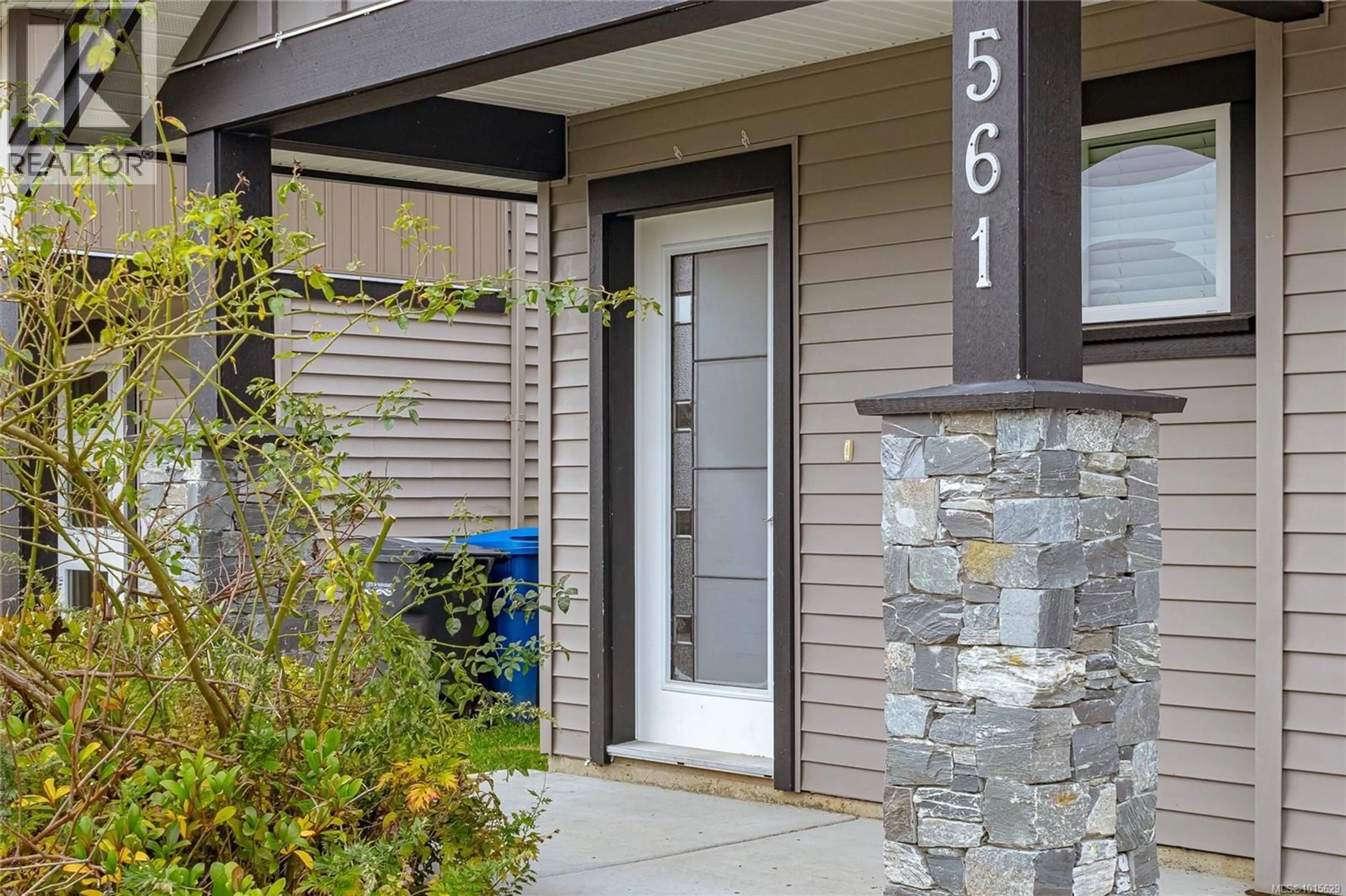 Indoor entryway for 561 MARISA STREET, Nanaimo British Columbia V9R0H5