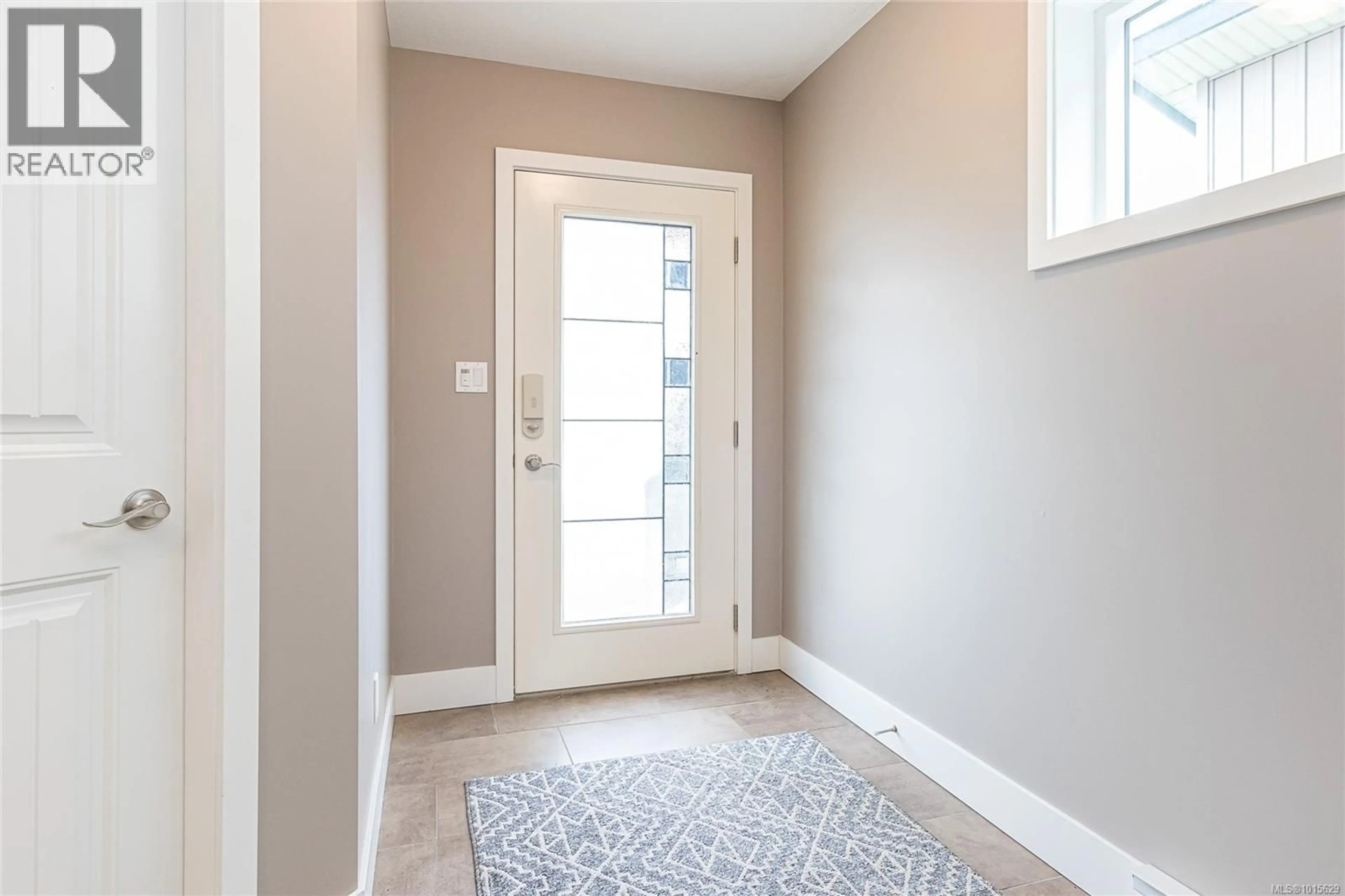Indoor entryway for 561 MARISA STREET, Nanaimo British Columbia V9R0H5