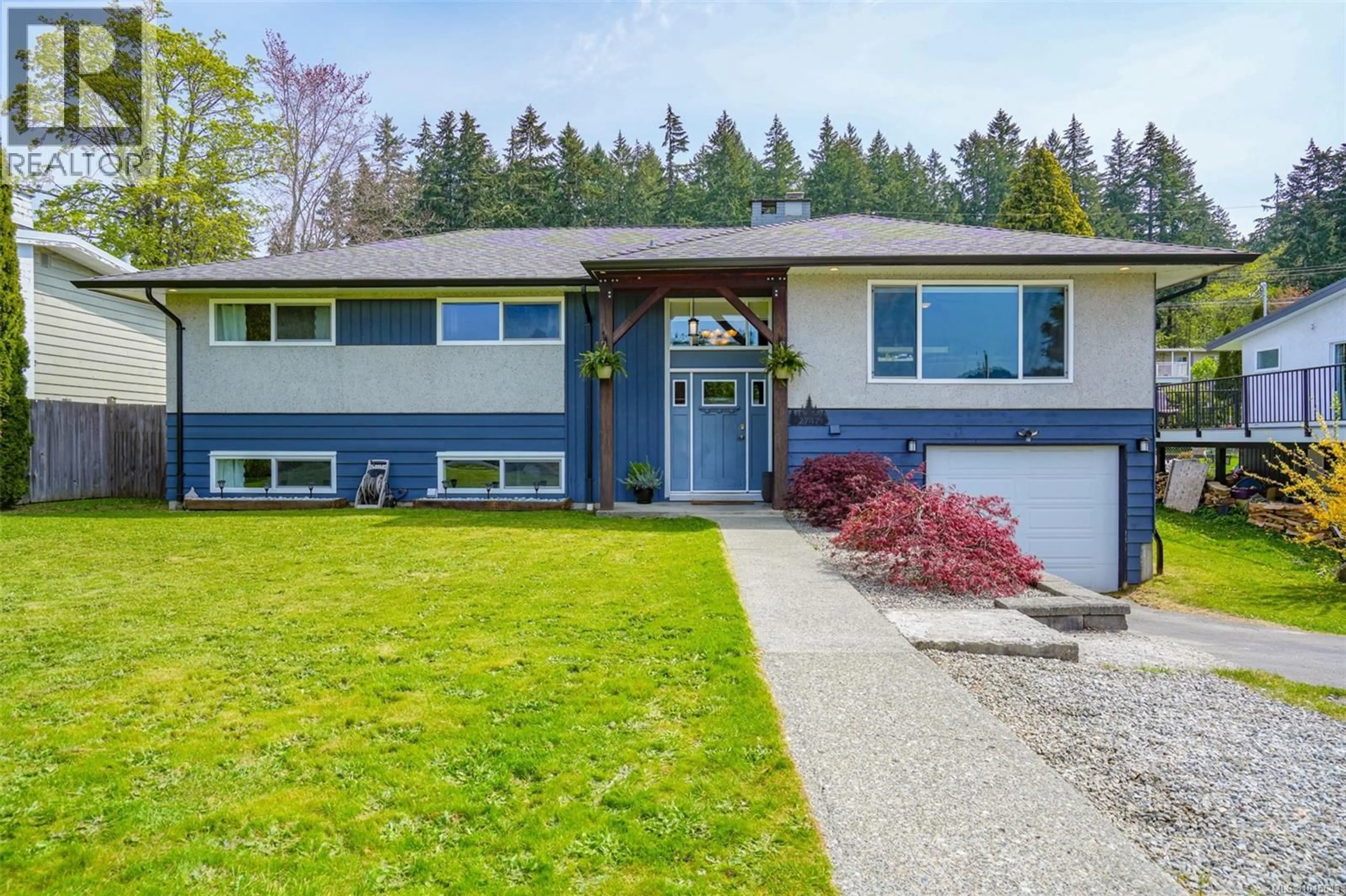 Home with vinyl exterior material, street for 2747 14TH AVENUE, Port Alberni British Columbia V9Y2X6