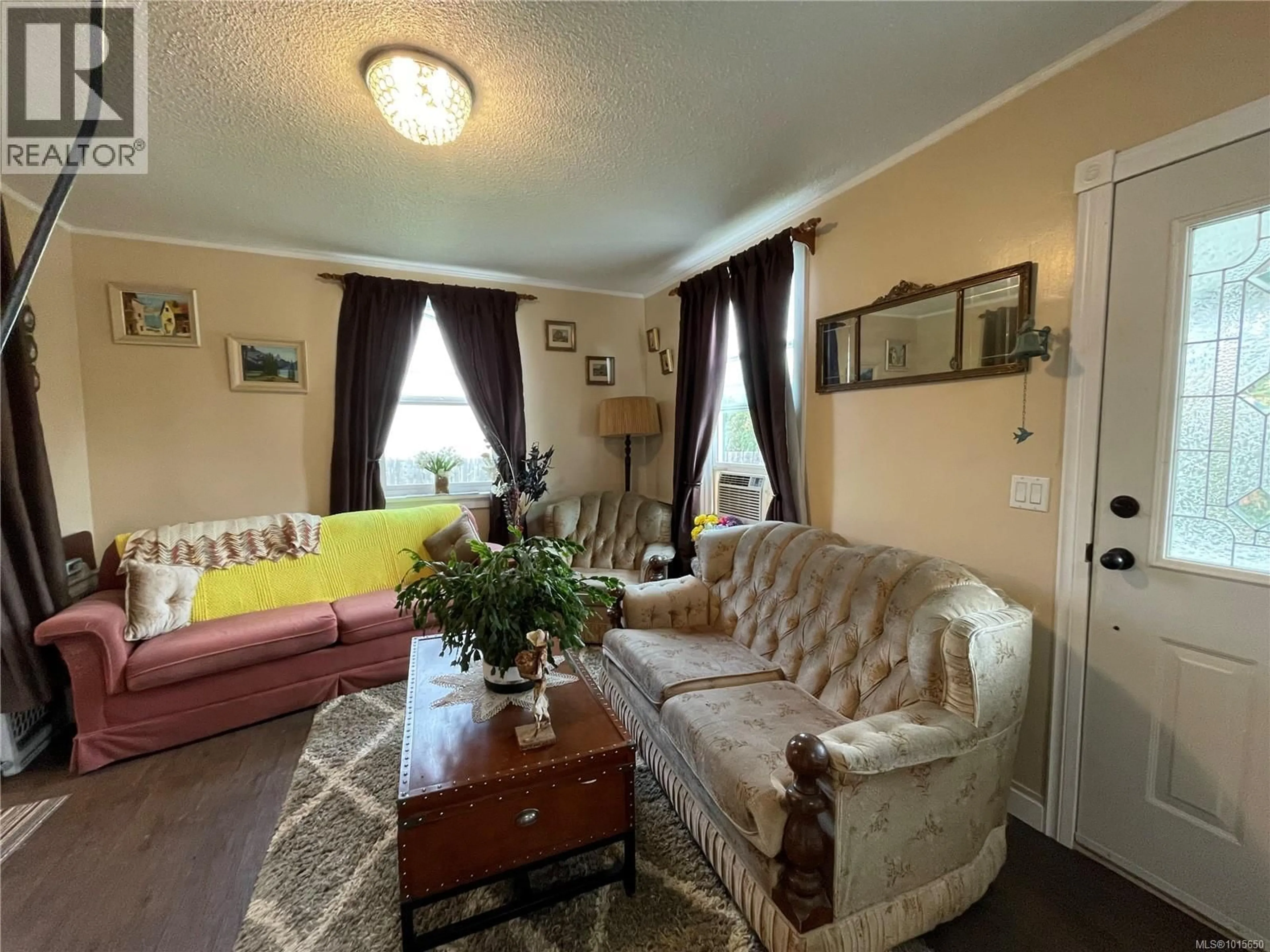 Living room with furniture, unknown for 4067 JOHNSTON ROAD, Port Alberni British Columbia V9Y5N2