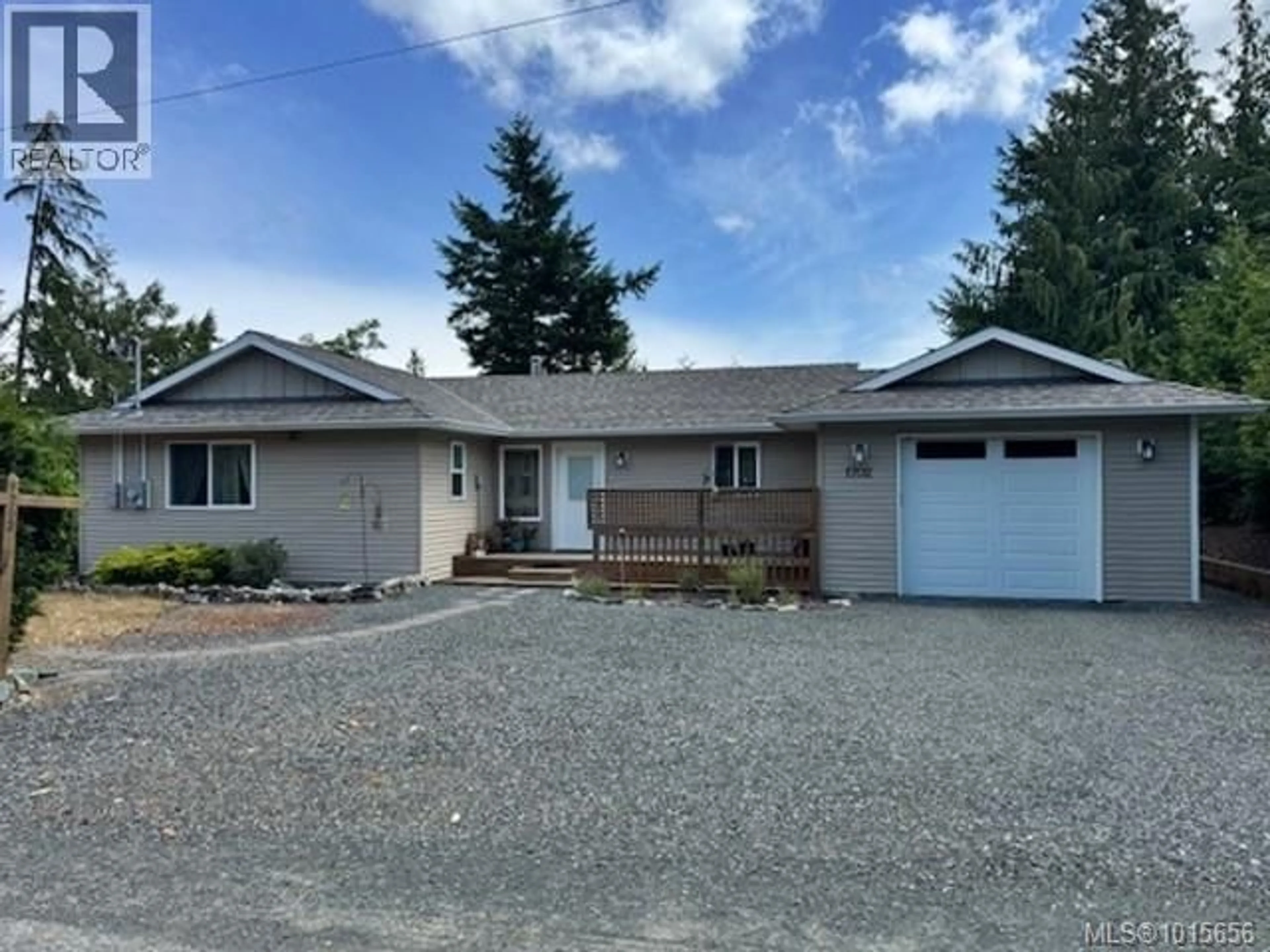 Home with vinyl exterior material, street for 1702 COUNTRY ROAD, Qualicum Beach British Columbia V9K2S3