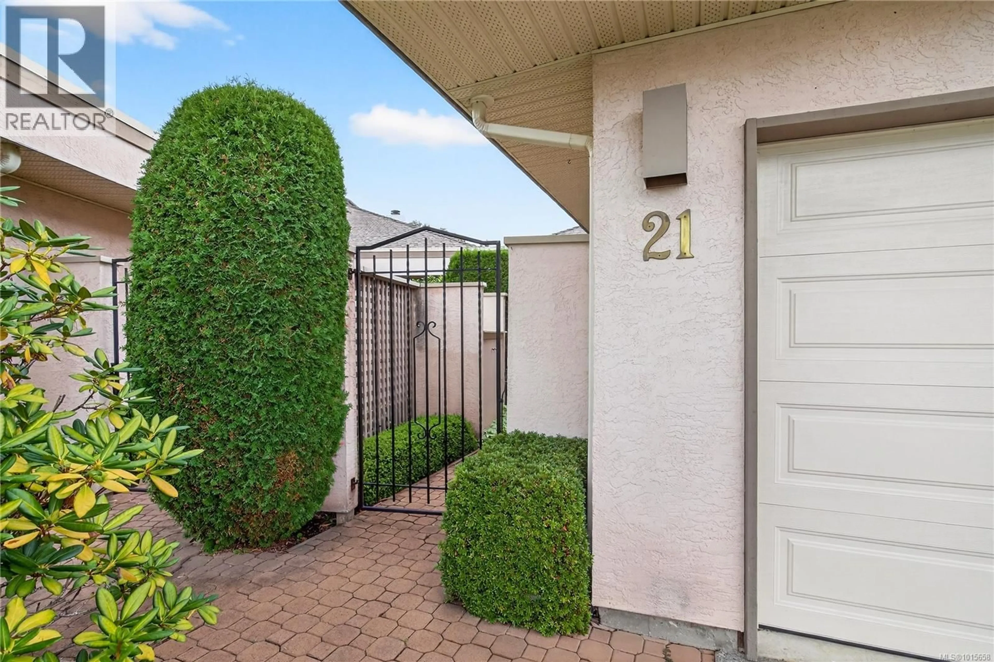 Unknown for 21 - 4318 EMILY CARR DRIVE, Saanich British Columbia V8X5E7