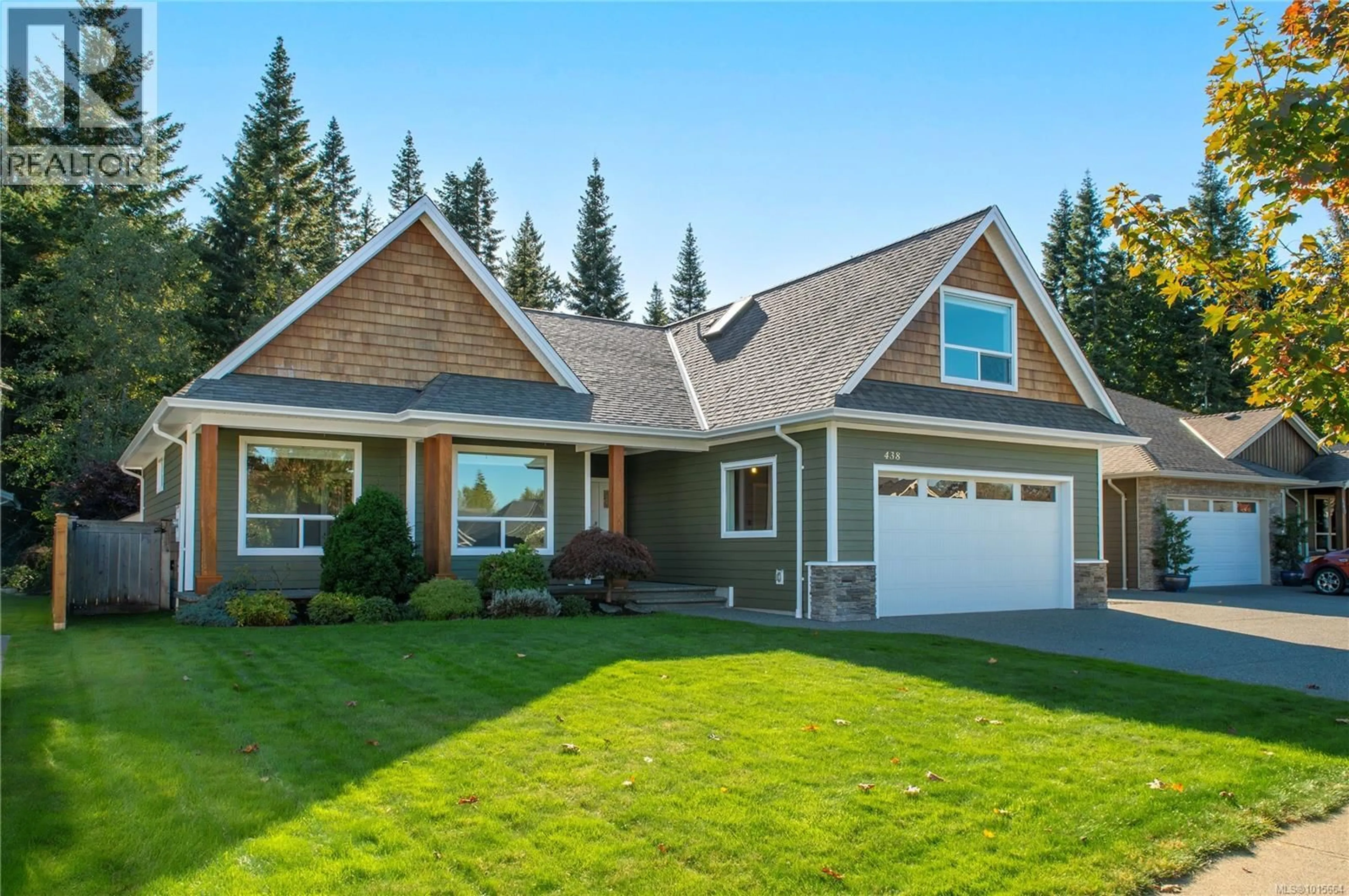 Home with vinyl exterior material, street for 438 LEGACY DRIVE, Campbell River British Columbia V9W0A6