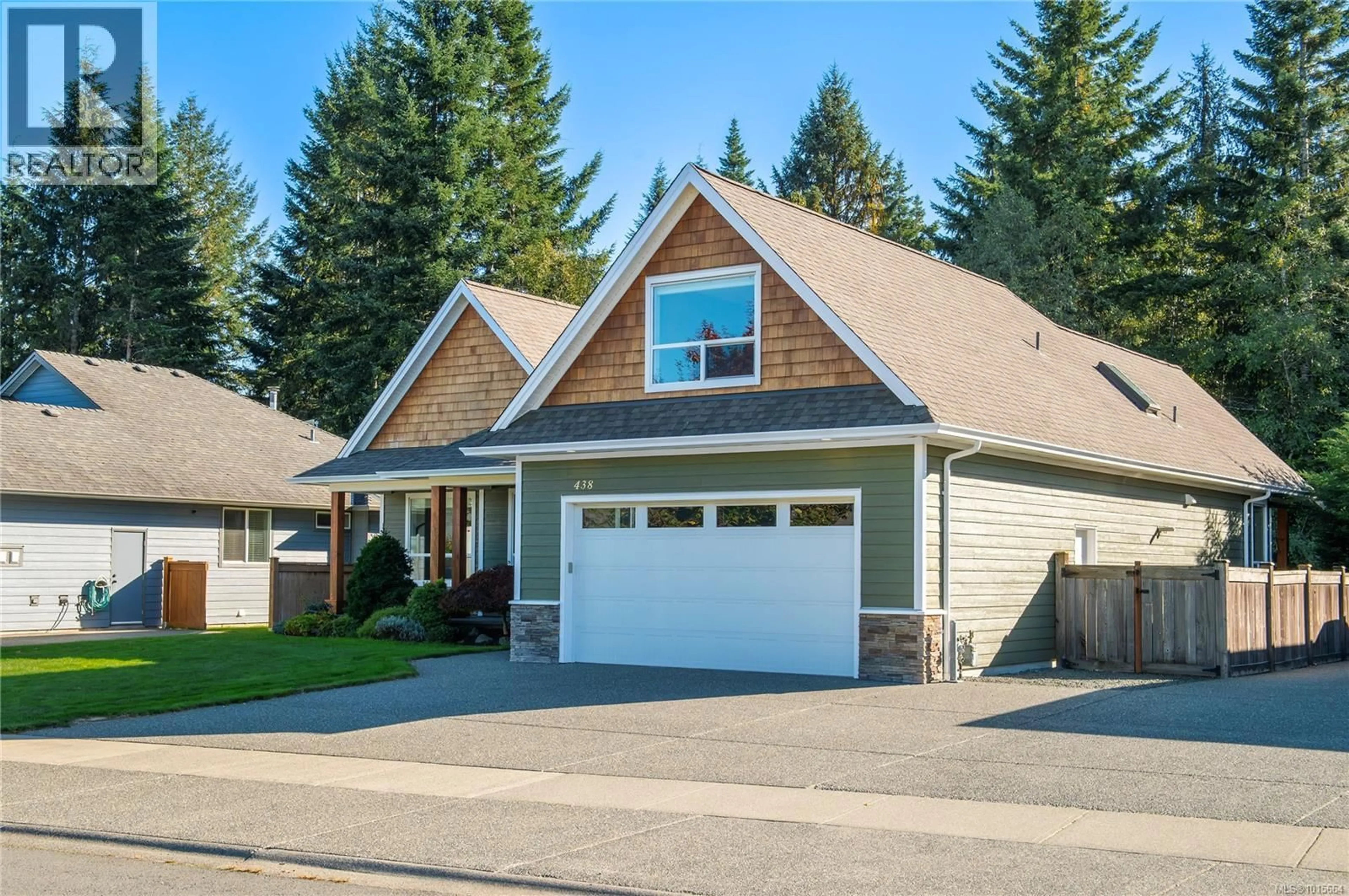 Home with vinyl exterior material, street for 438 LEGACY DRIVE, Campbell River British Columbia V9W0A6