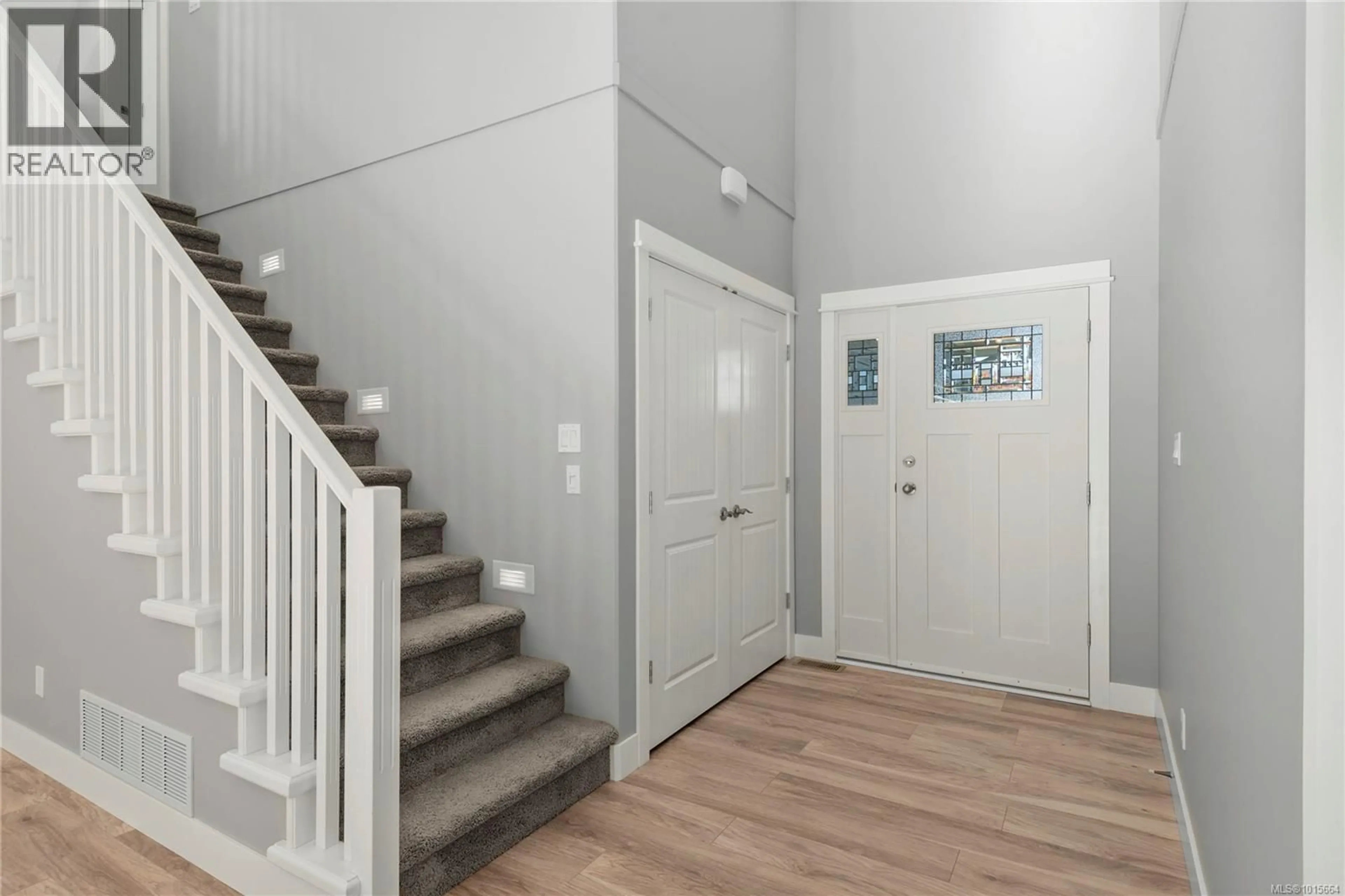 Indoor entryway for 438 LEGACY DRIVE, Campbell River British Columbia V9W0A6