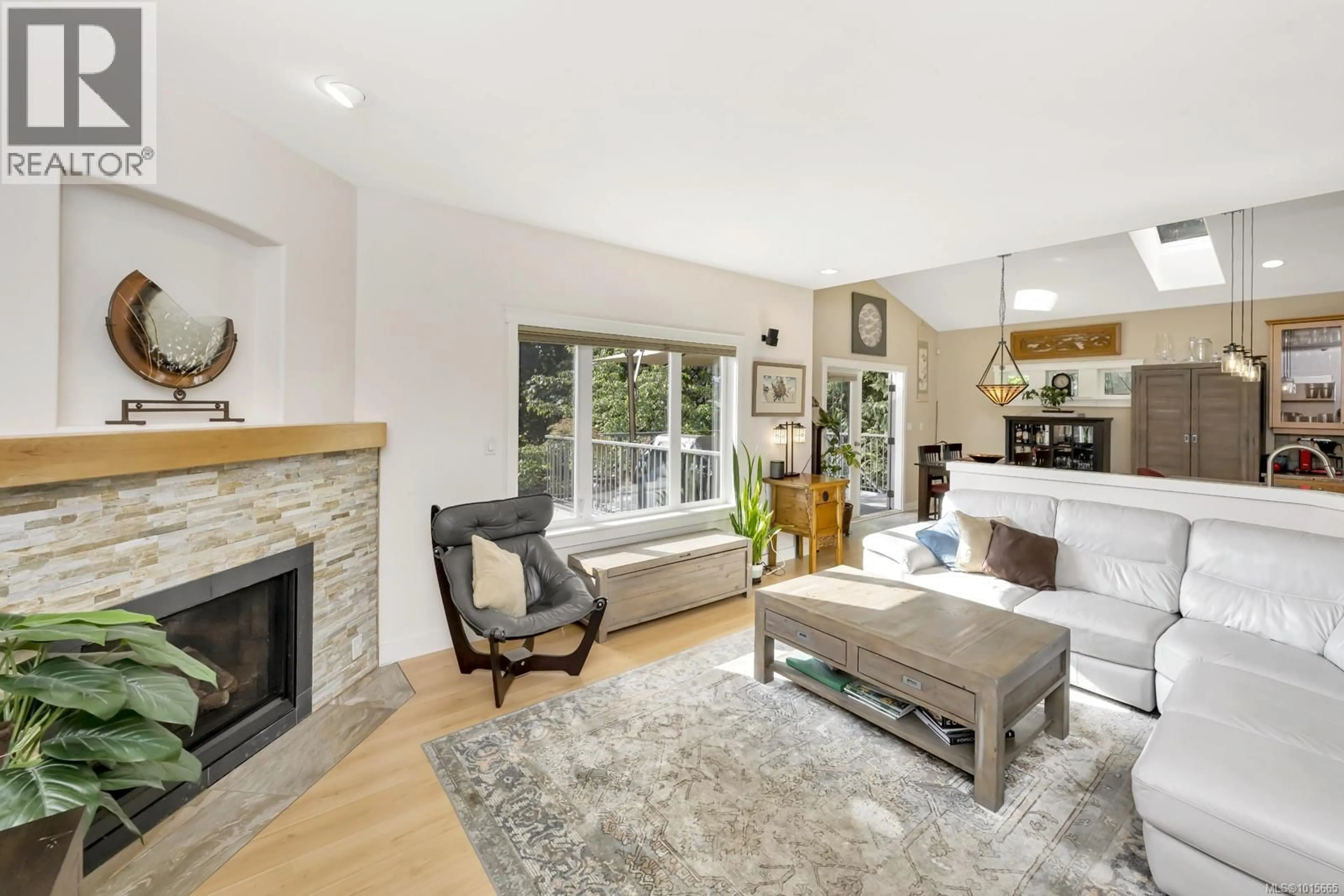 Living room with furniture, unknown for 2398 TANNER RIDGE PLACE, Central Saanich British Columbia V8Z7X6