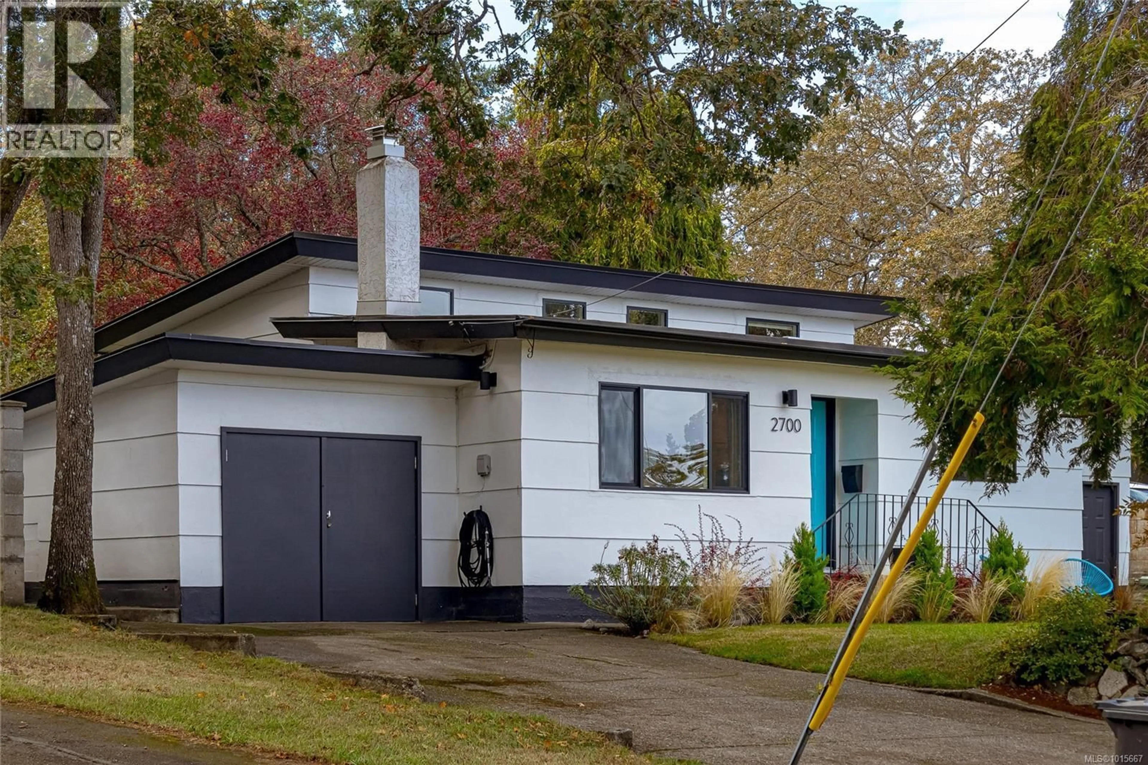 Home with vinyl exterior material, street for 2700 HAMILTON ROAD, Victoria British Columbia V8R2Y4