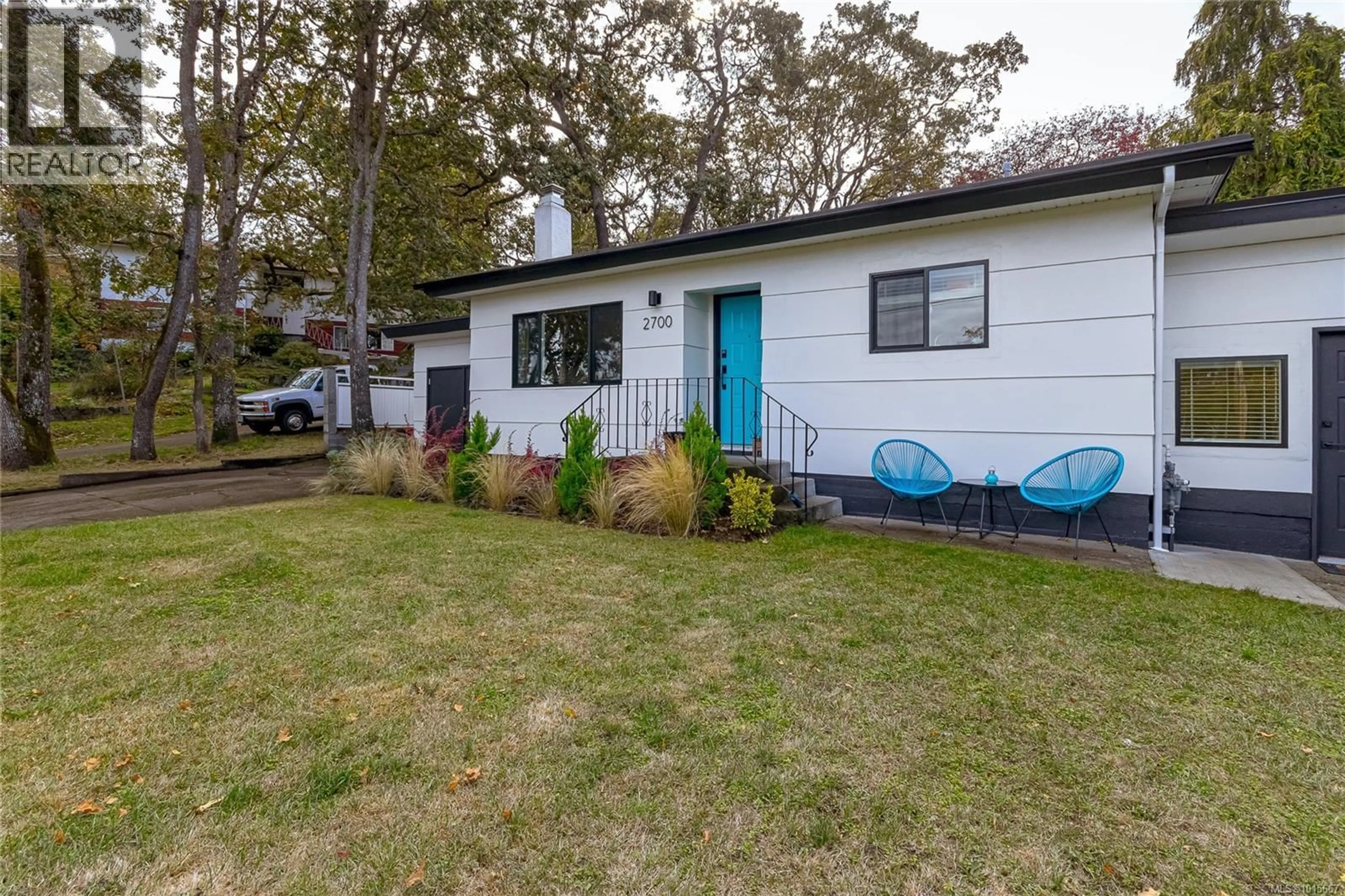Home with vinyl exterior material, street for 2700 HAMILTON ROAD, Victoria British Columbia V8R2Y4