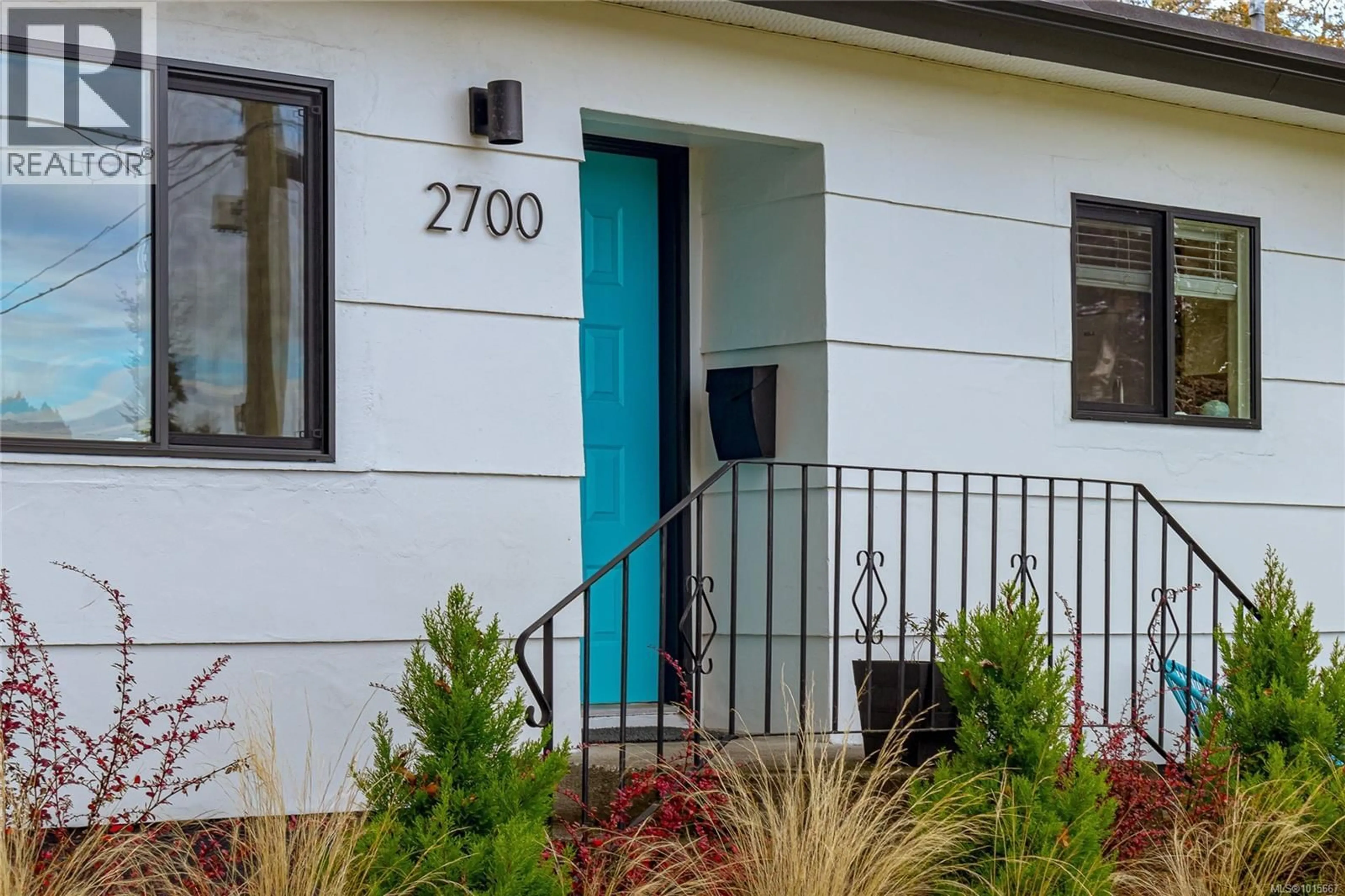 Home with vinyl exterior material, street for 2700 HAMILTON ROAD, Victoria British Columbia V8R2Y4