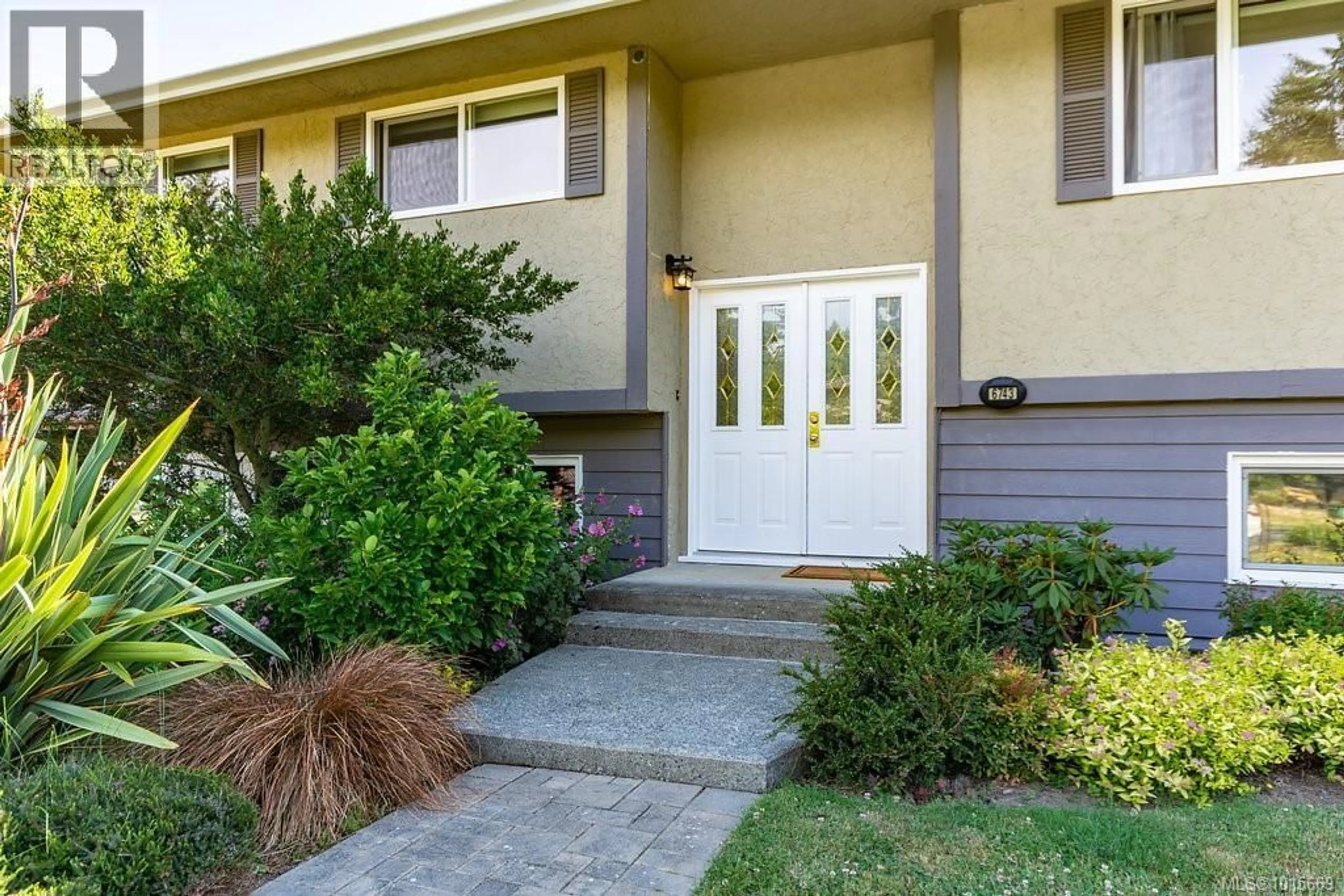 Indoor entryway for 6743 WENDONNA PLACE, Central Saanich British Columbia V8M1A5