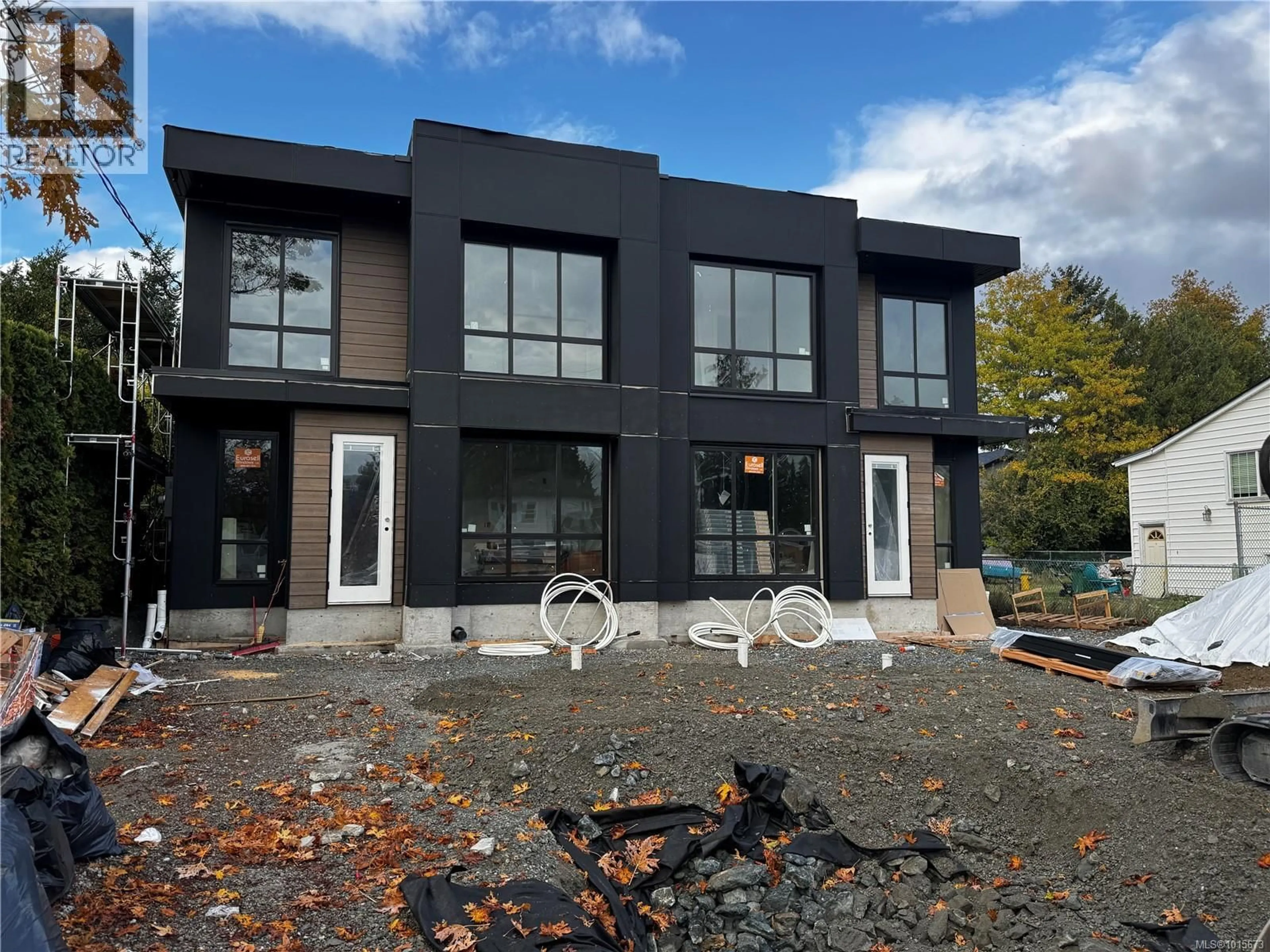 Unknown for 1 - 588 WHITESIDE STREET, Saanich British Columbia V8Z1Y6