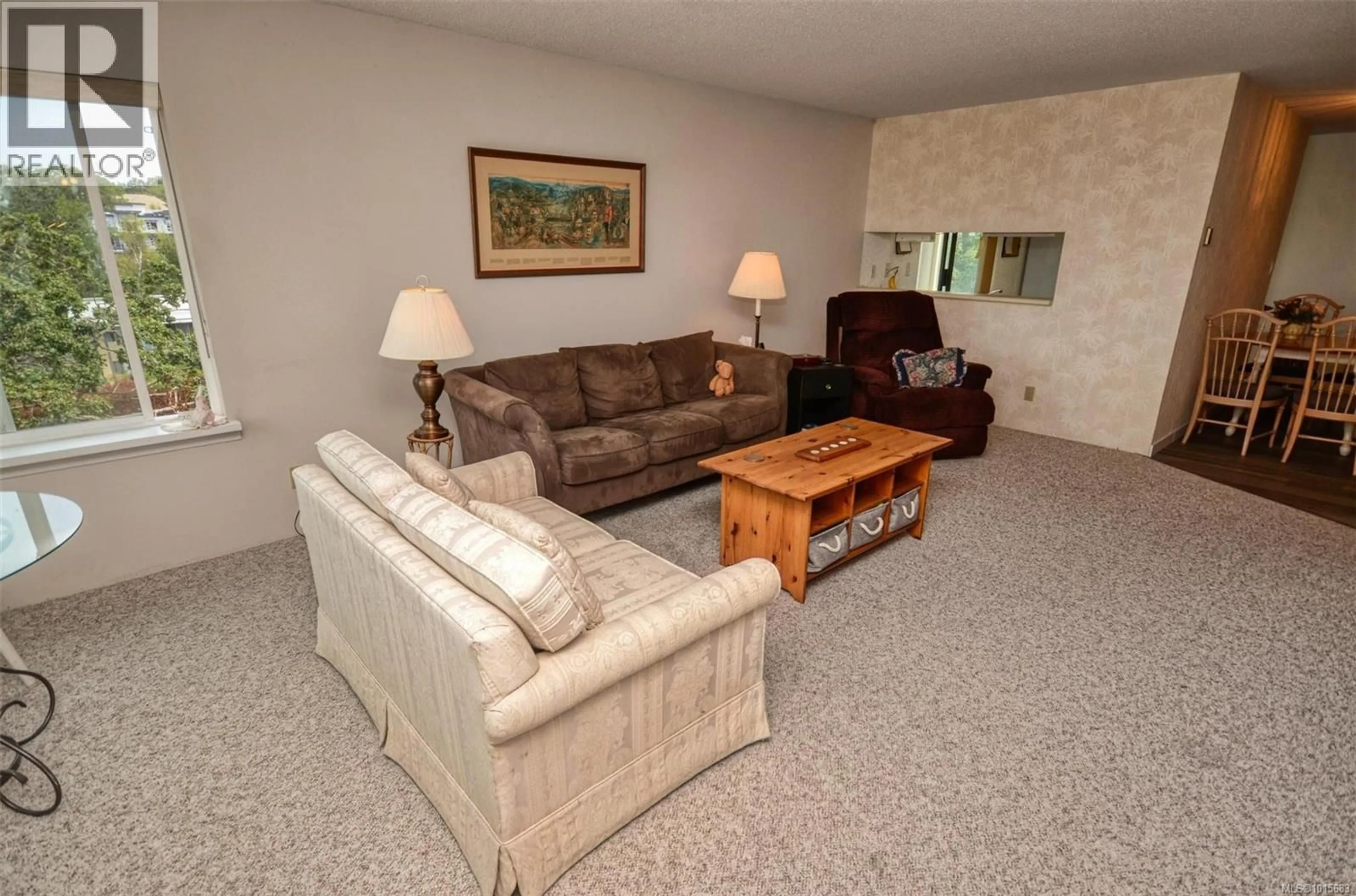 Living room with furniture, unknown for 408 - 3260 QUADRA STREET, Saanich British Columbia V8X1G2