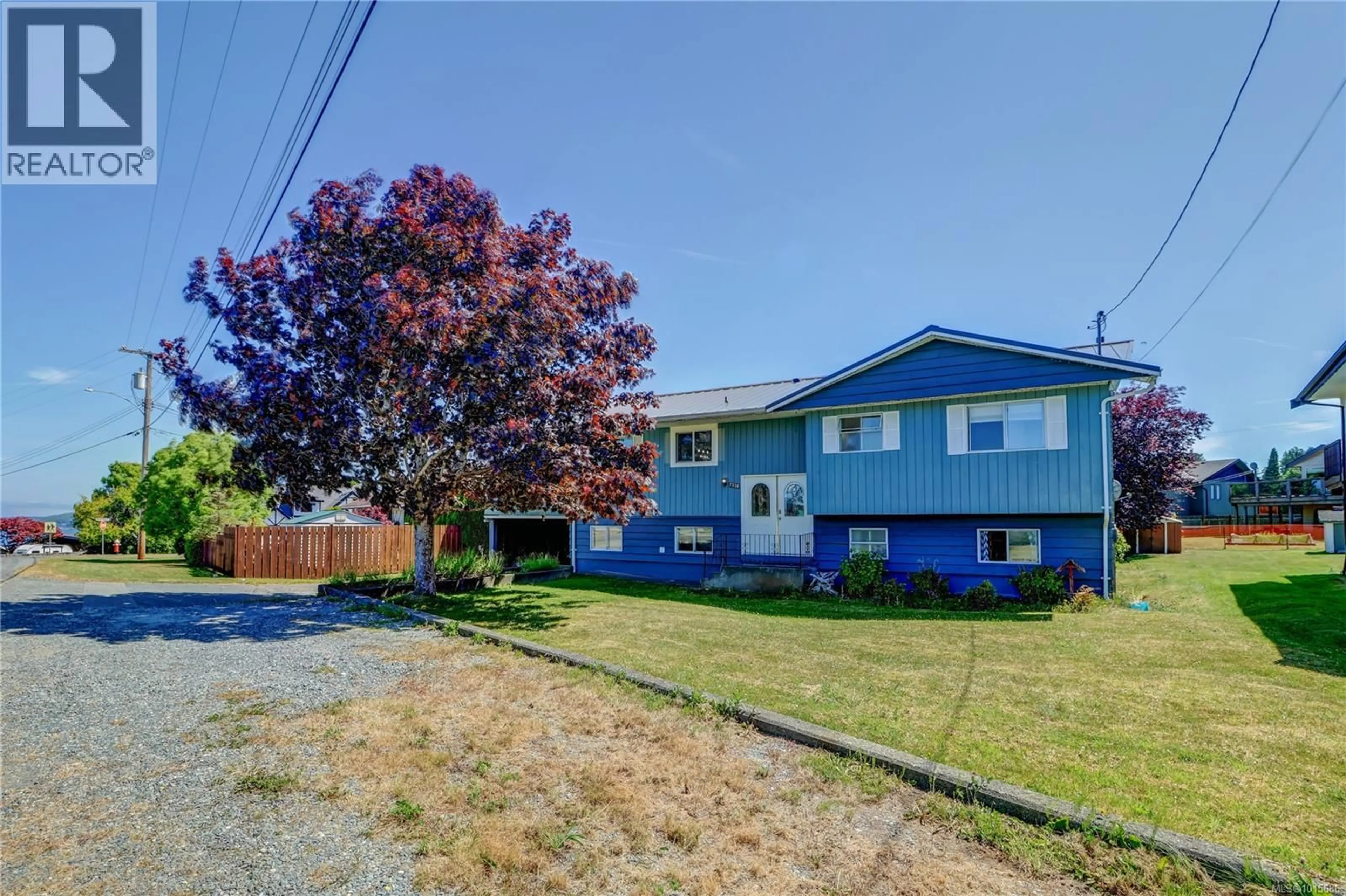 A pic from outside/outdoor area/front of a property/back of a property/a pic from drone, street for 2530 MOUNTVIEW CRESCENT, Port McNeill British Columbia V0N2R0