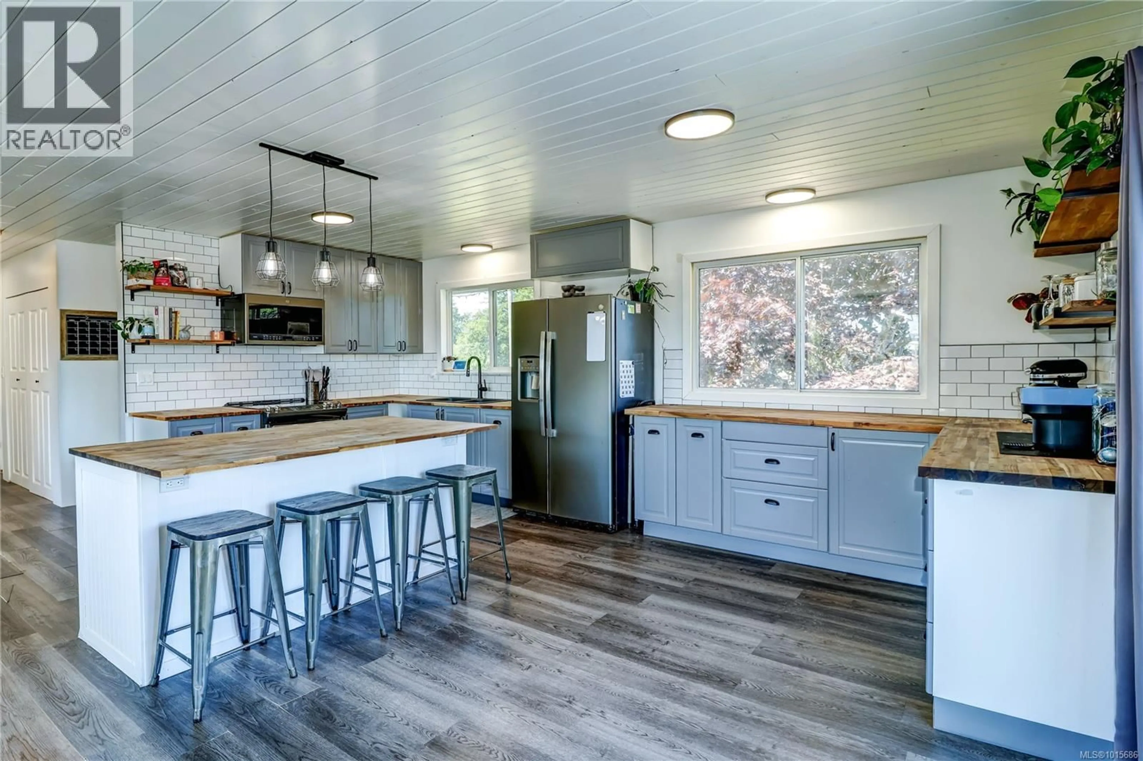 Open concept kitchen, unknown for 2530 MOUNTVIEW CRESCENT, Port McNeill British Columbia V0N2R0