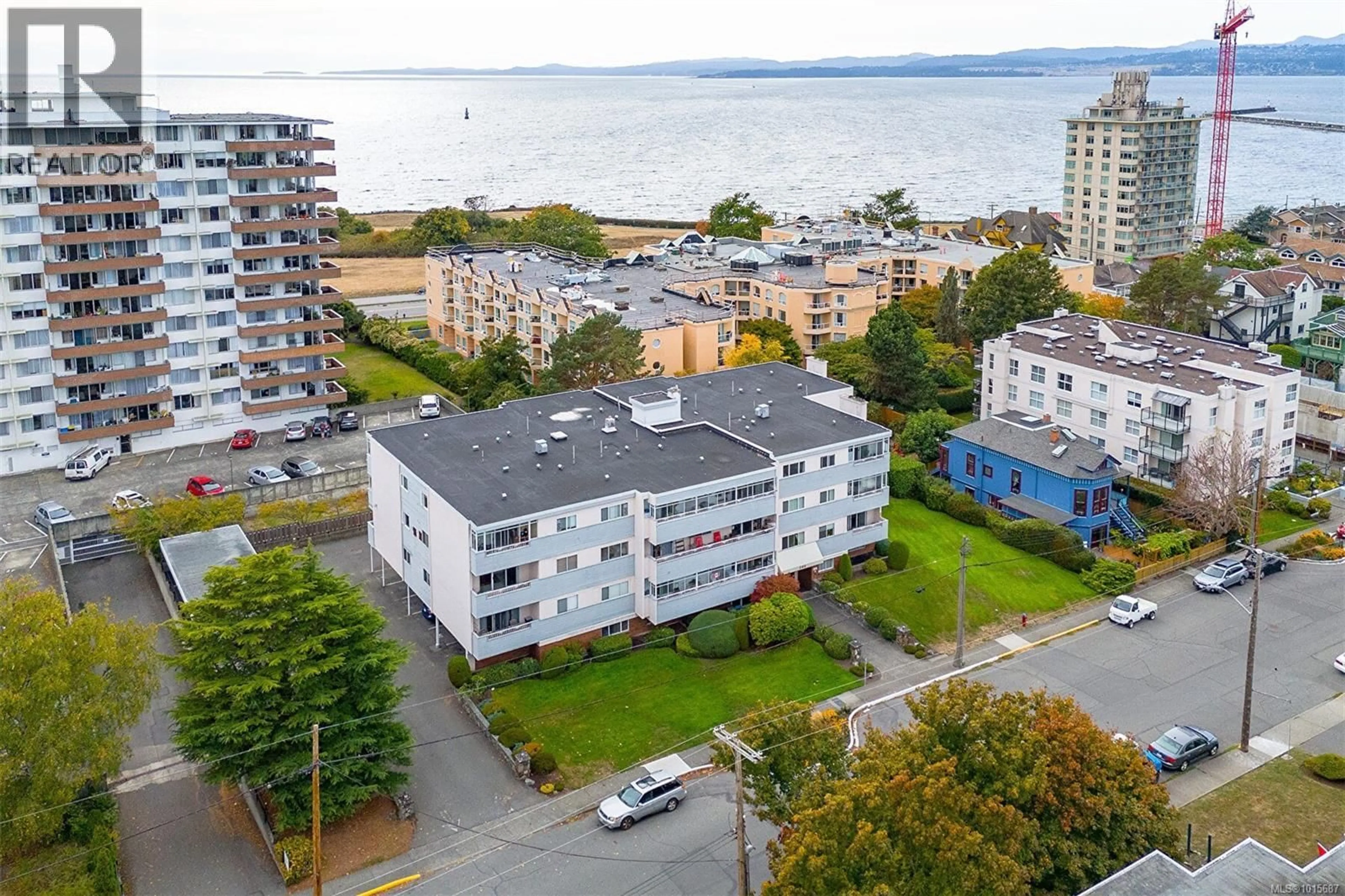 A pic from outside/outdoor area/front of a property/back of a property/a pic from drone, city buildings view from balcony for 403 - 545 RITHET STREET, Victoria British Columbia V8V1E4