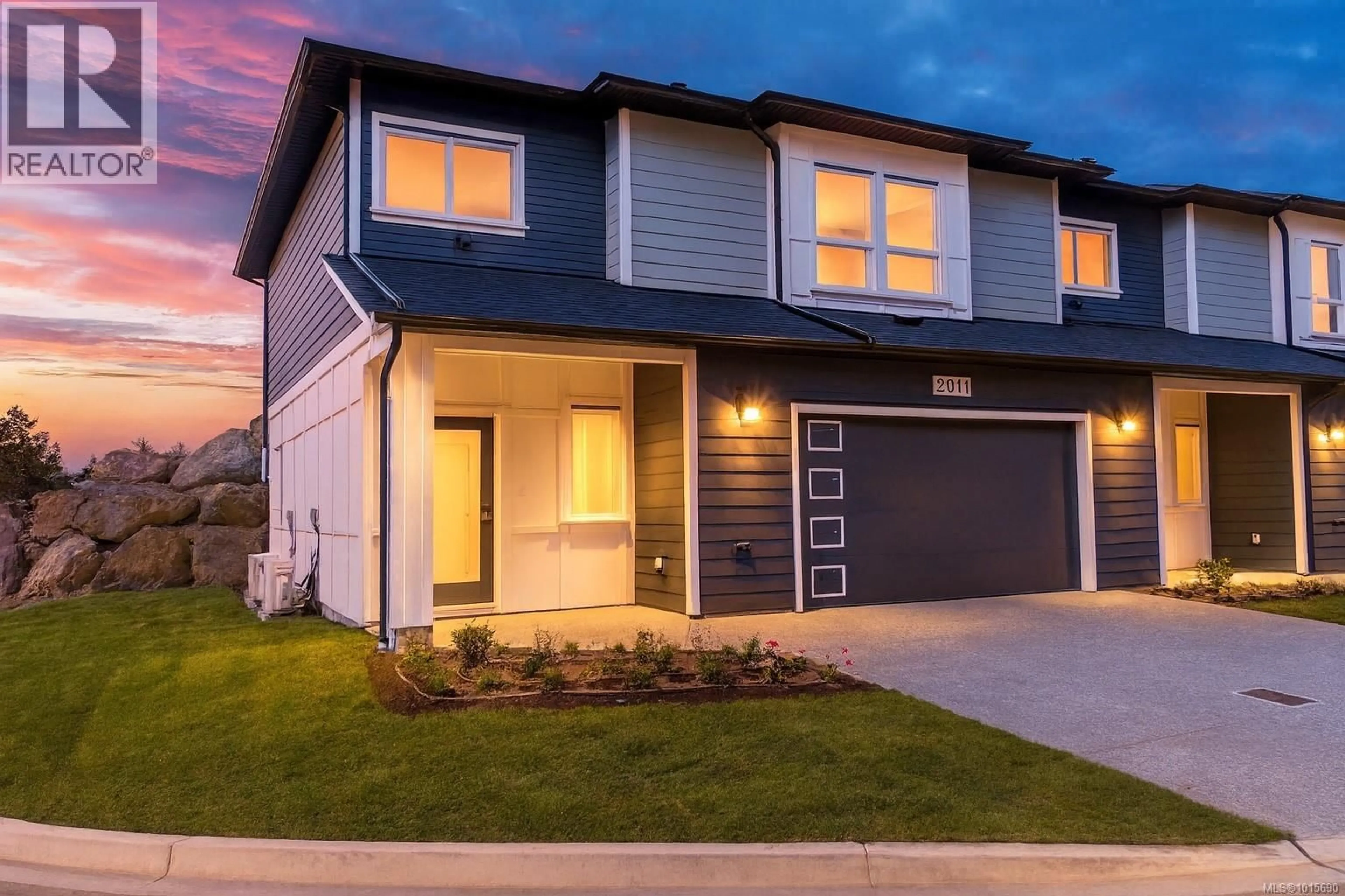 Home with vinyl exterior material, street for 2011 WEST PARK LANE, View Royal British Columbia V9B5Z2