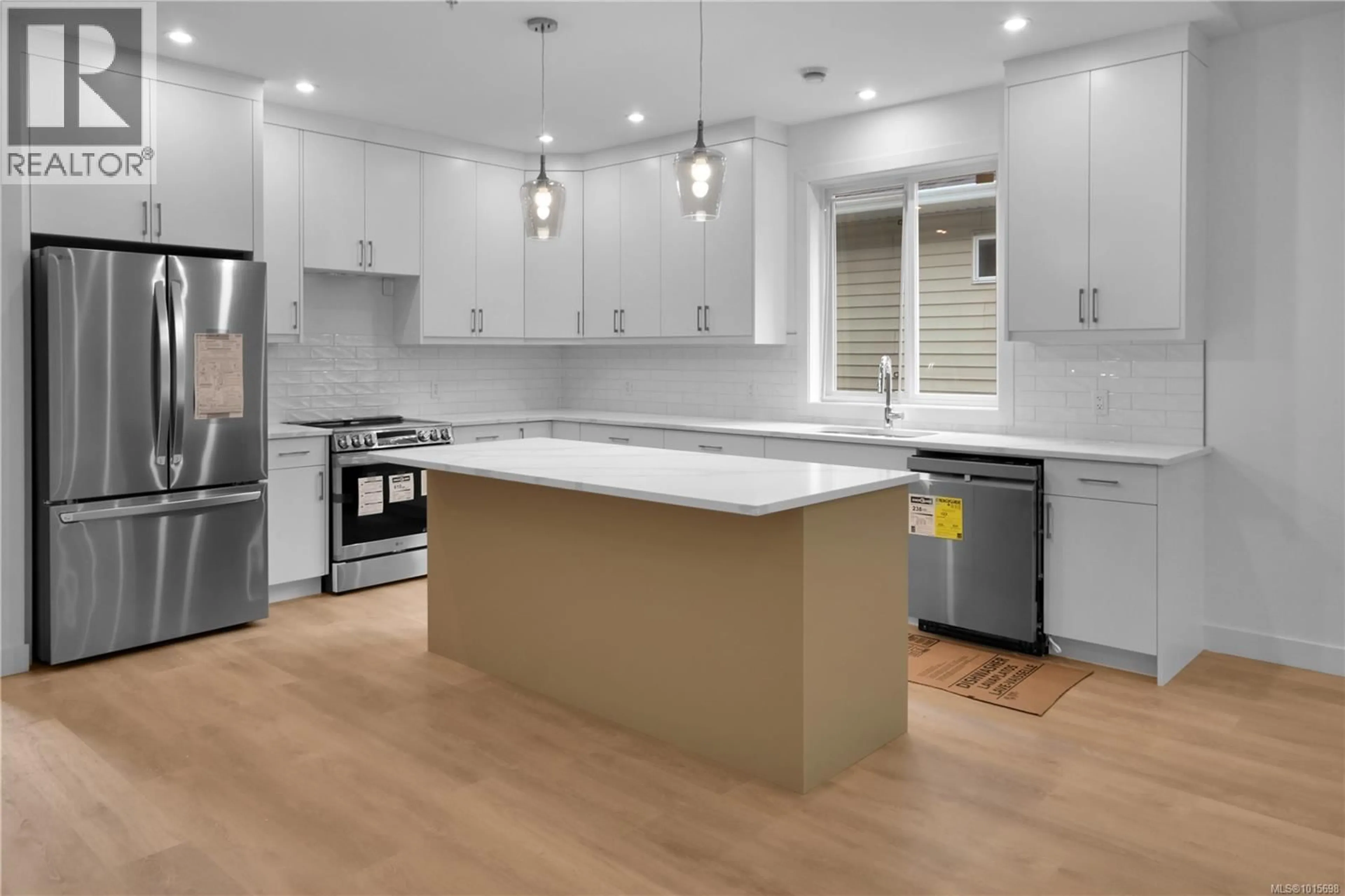 Open concept kitchen, unknown for 1009 ROZZANO PLACE, Ladysmith British Columbia V9G1P8