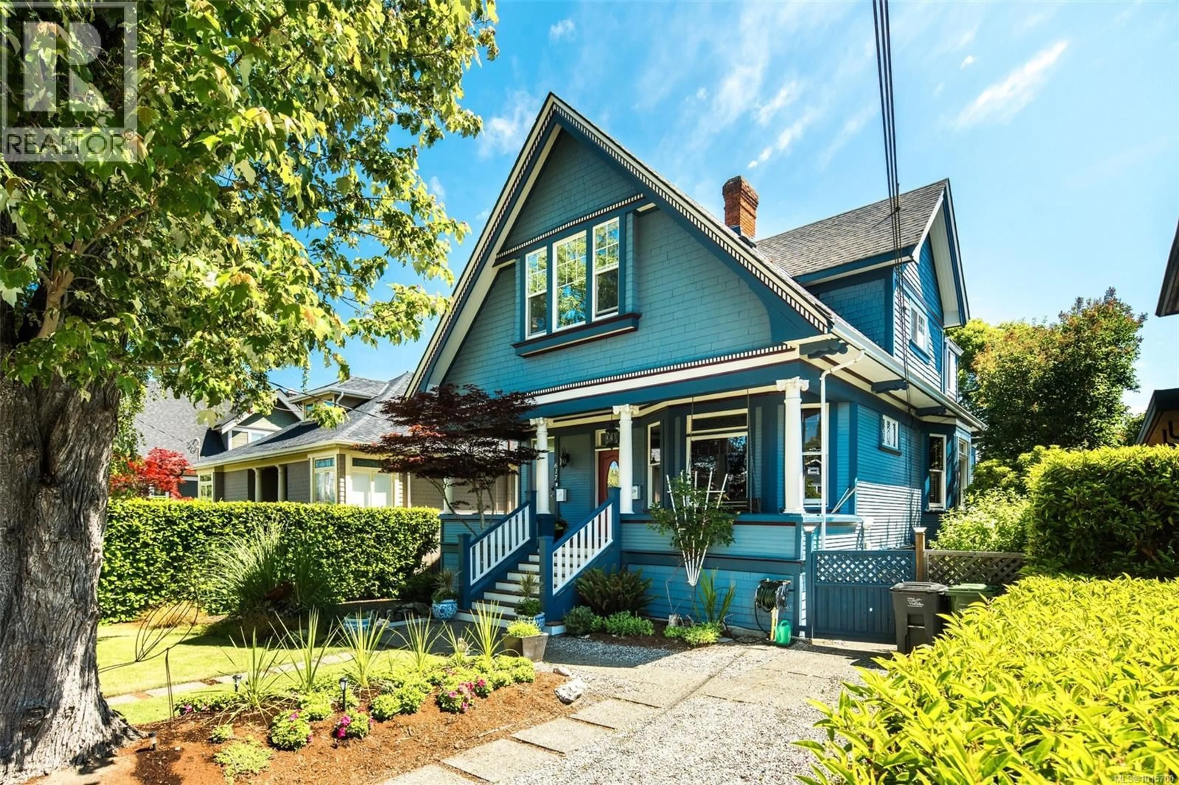 Home with vinyl exterior material, street for 615 HARBINGER AVENUE, Victoria British Columbia V8V4H9