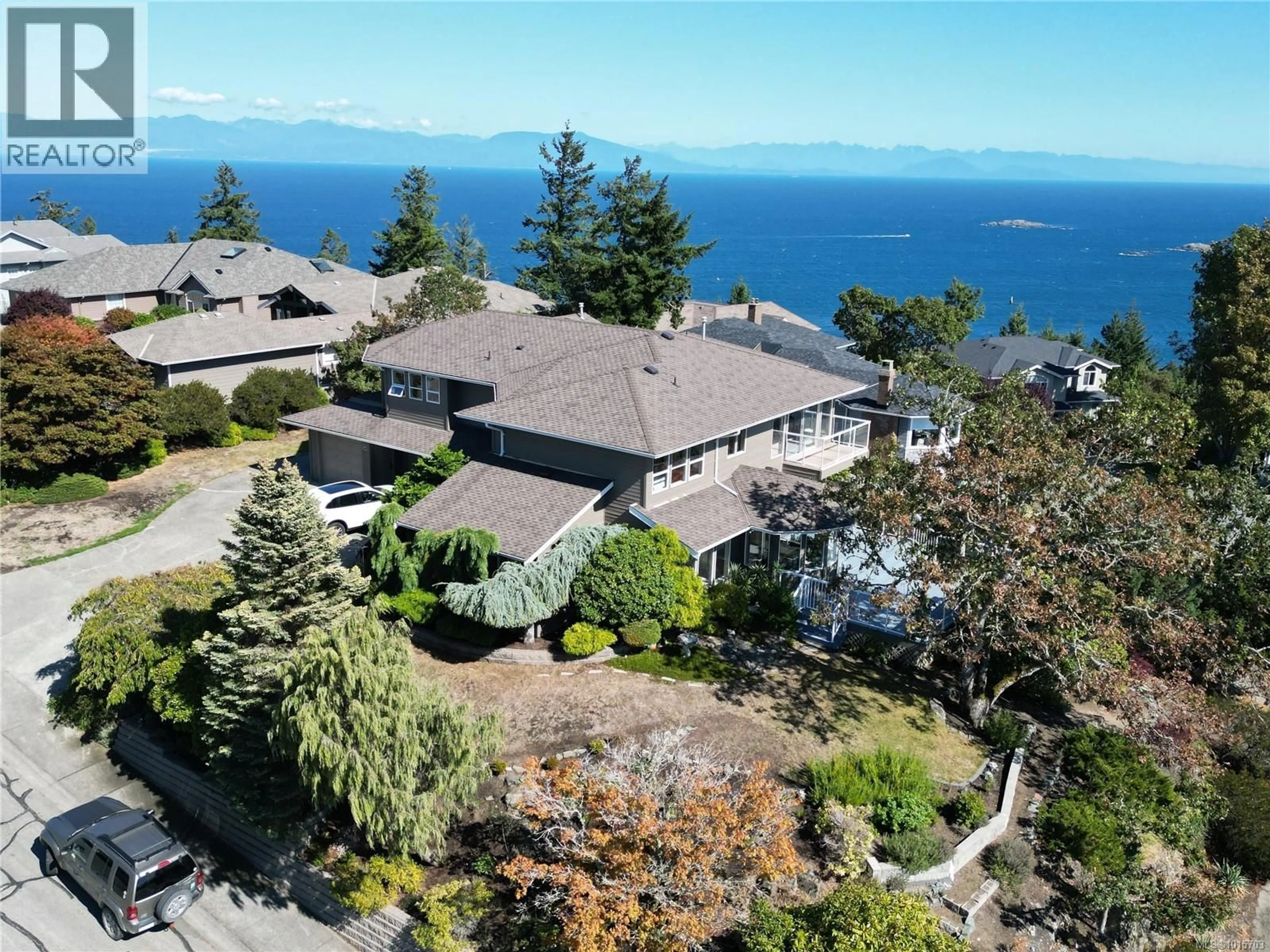 A pic from outside/outdoor area/front of a property/back of a property/a pic from drone, water/lake/river/ocean view for 3689 GLEN OAKS DRIVE, Nanaimo British Columbia V9T5A1