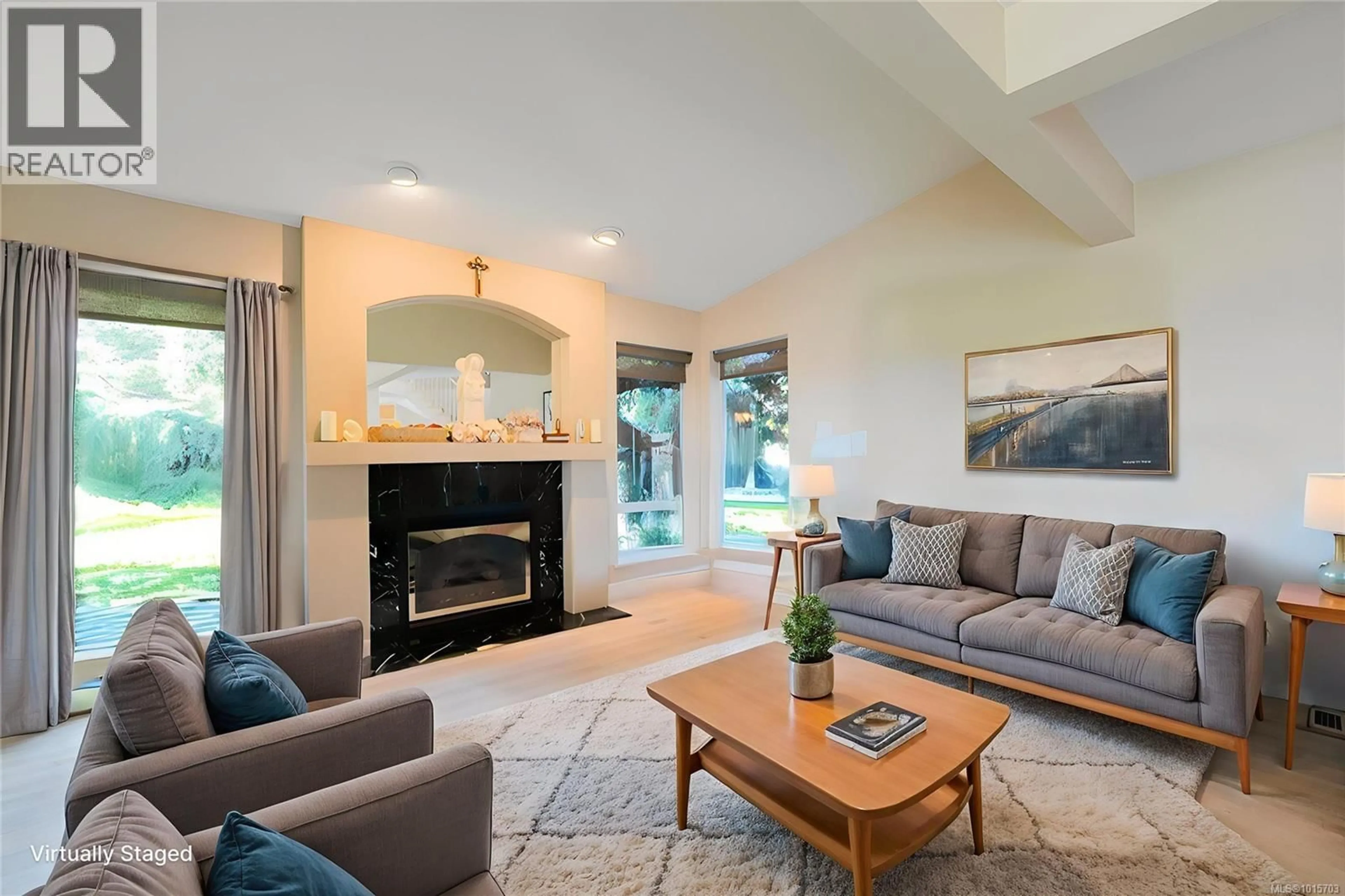 Living room with furniture, ceramic/tile floor for 3689 GLEN OAKS DRIVE, Nanaimo British Columbia V9T5A1