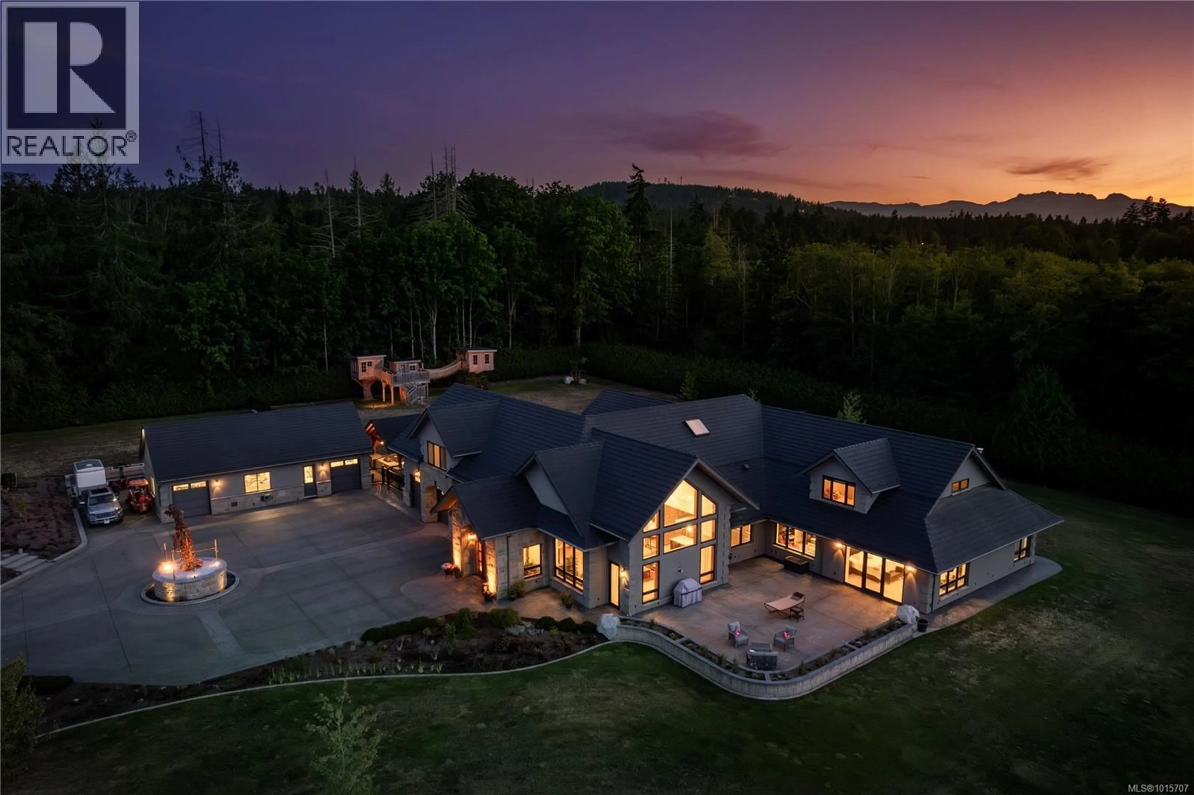A pic from outside/outdoor area/front of a property/back of a property/a pic from drone, mountain view for 445 BLOWER ROAD, Parksville British Columbia V9P1V8