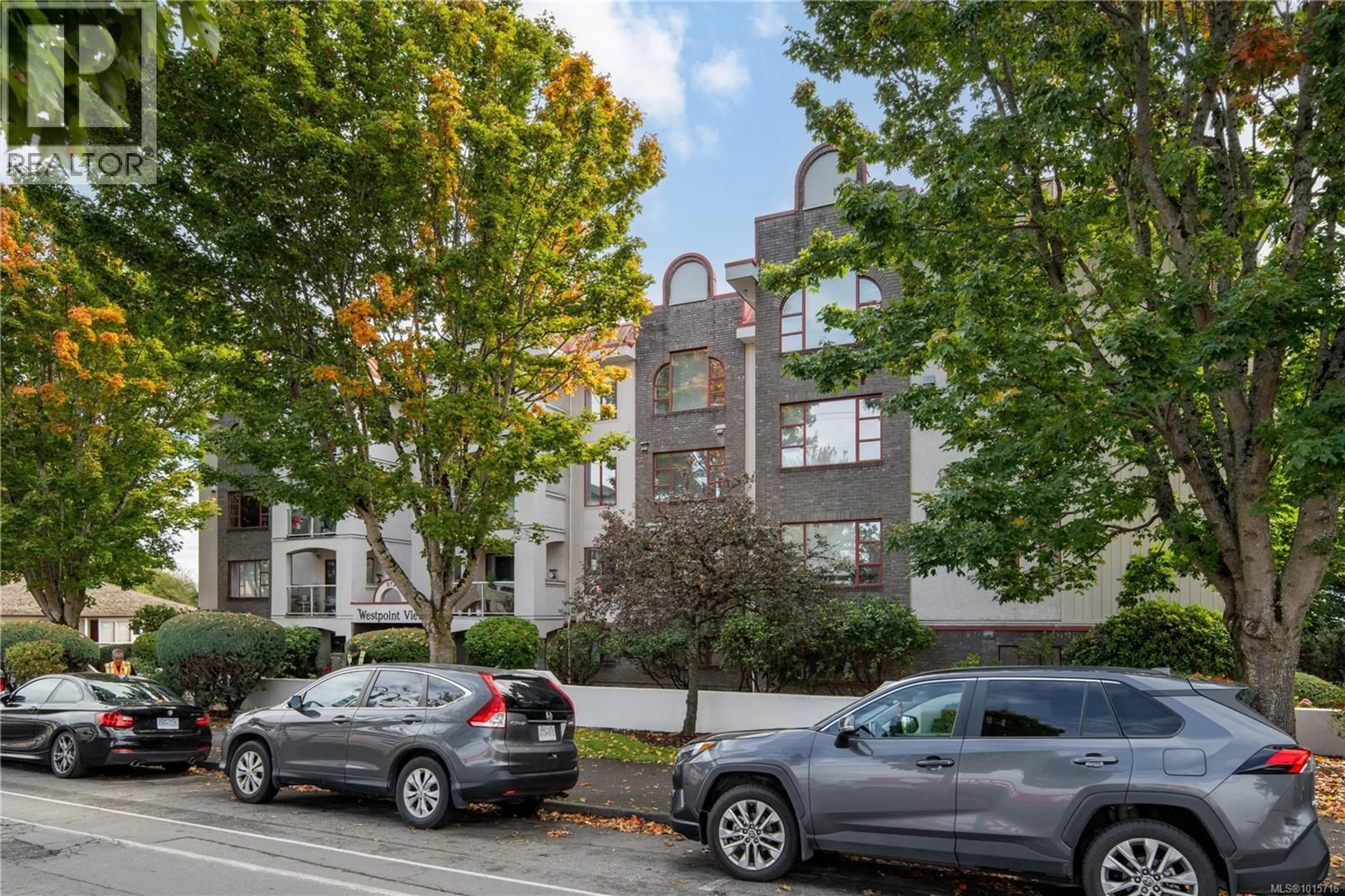 A pic from outside/outdoor area/front of a property/back of a property/a pic from drone, street for 107 - 873 ESQUIMALT ROAD, Esquimalt British Columbia V9A3M5