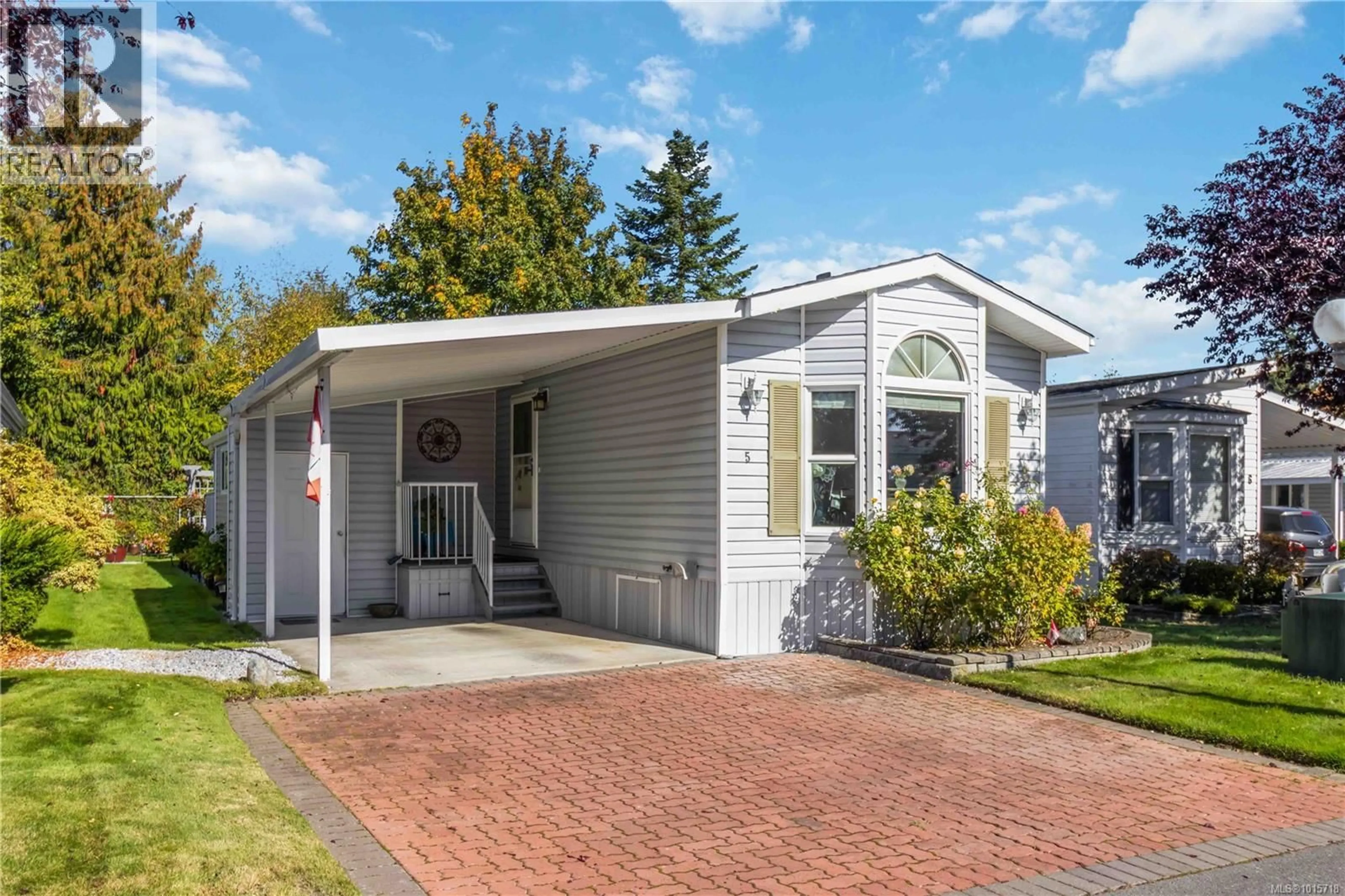 Home with vinyl exterior material, street for 5 - 7509 CENTRAL SAANICH ROAD, Central Saanich British Columbia V8M2B5