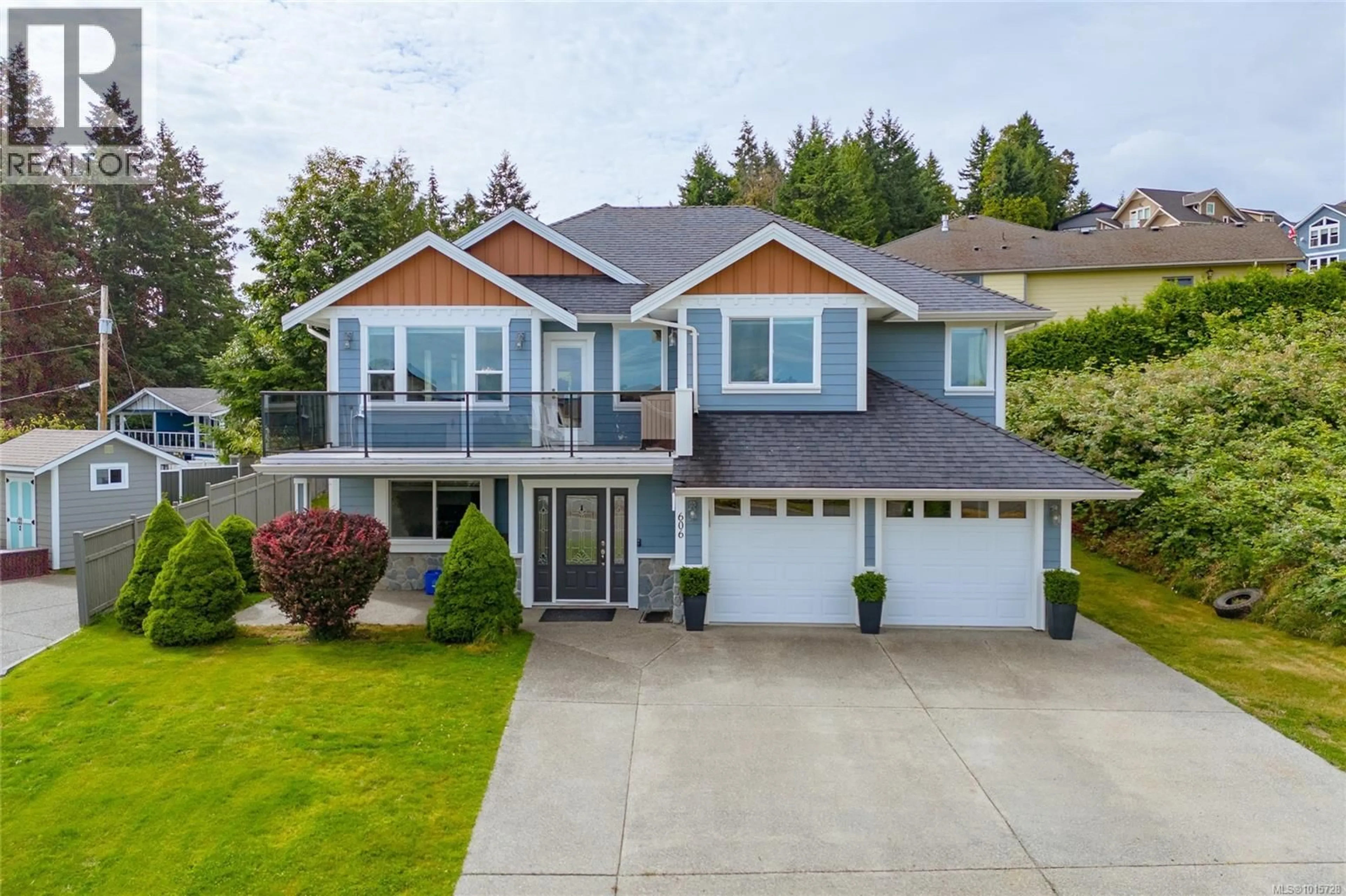 Home with vinyl exterior material, street for 606 STEVENS PLACE, Ladysmith British Columbia V9G2C6