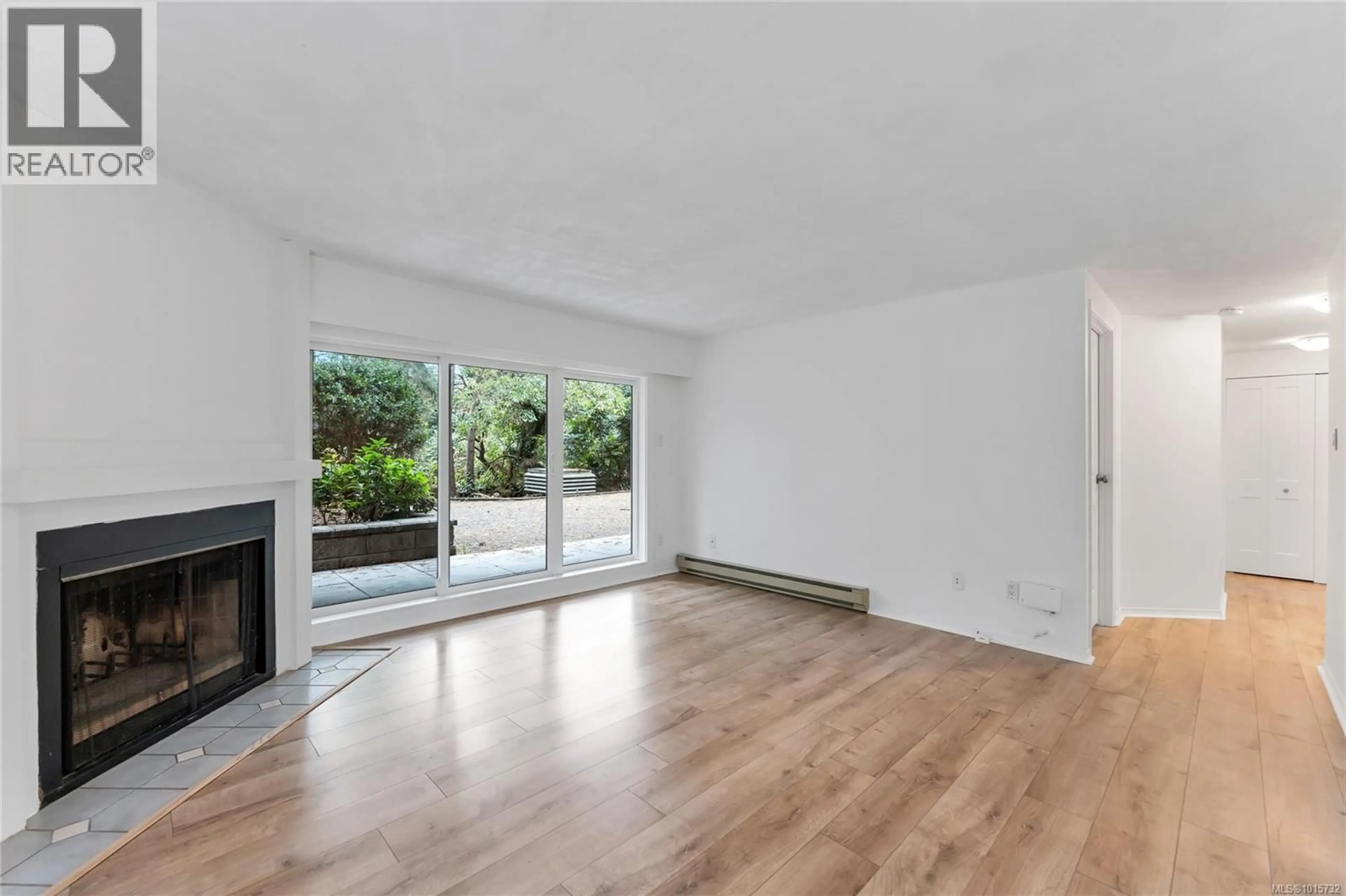 A pic of a room for 105 - 3277 QUADRA STREET, Saanich British Columbia V8X4W9