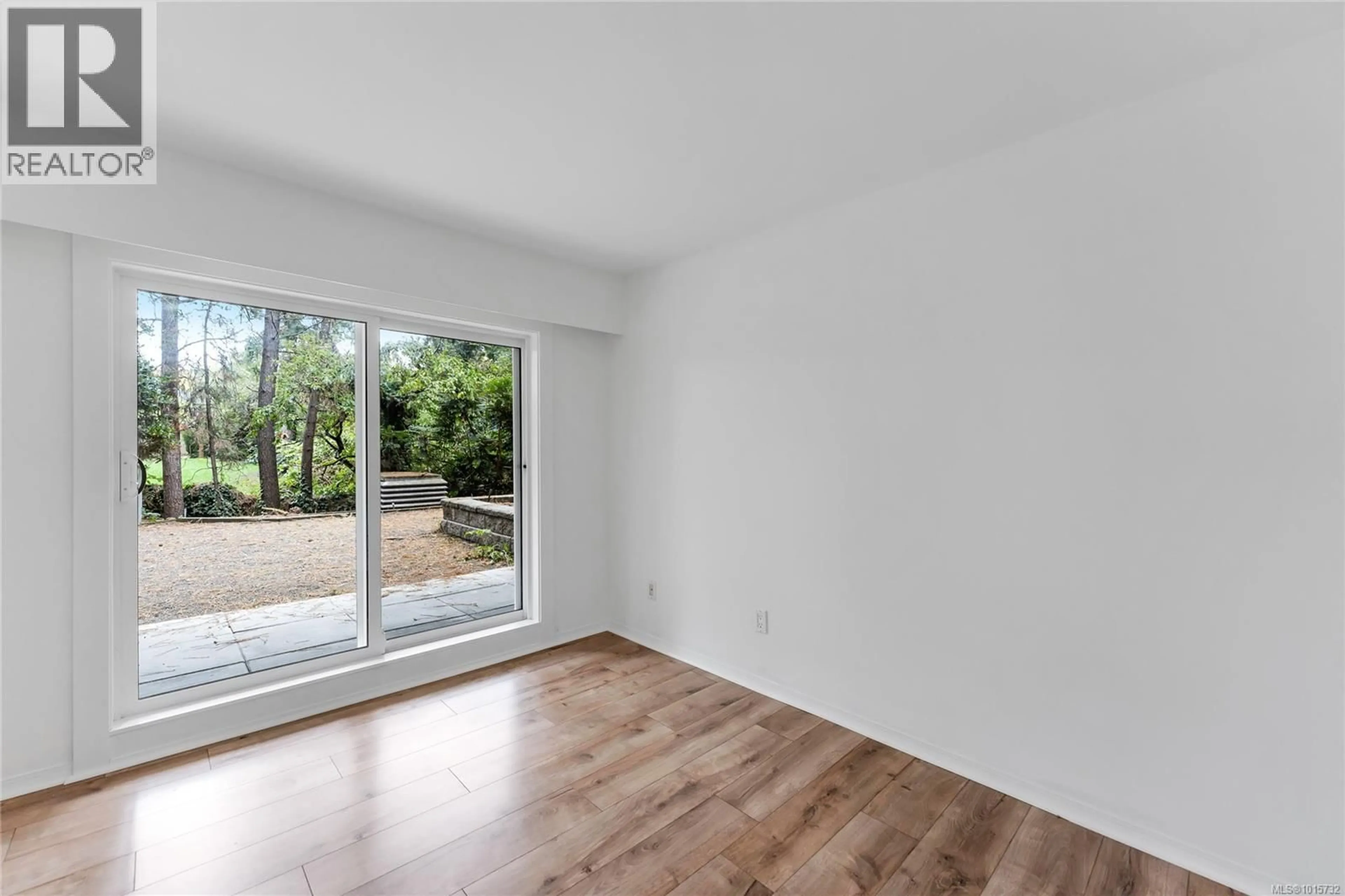 A pic of a room for 105 - 3277 QUADRA STREET, Saanich British Columbia V8X4W9