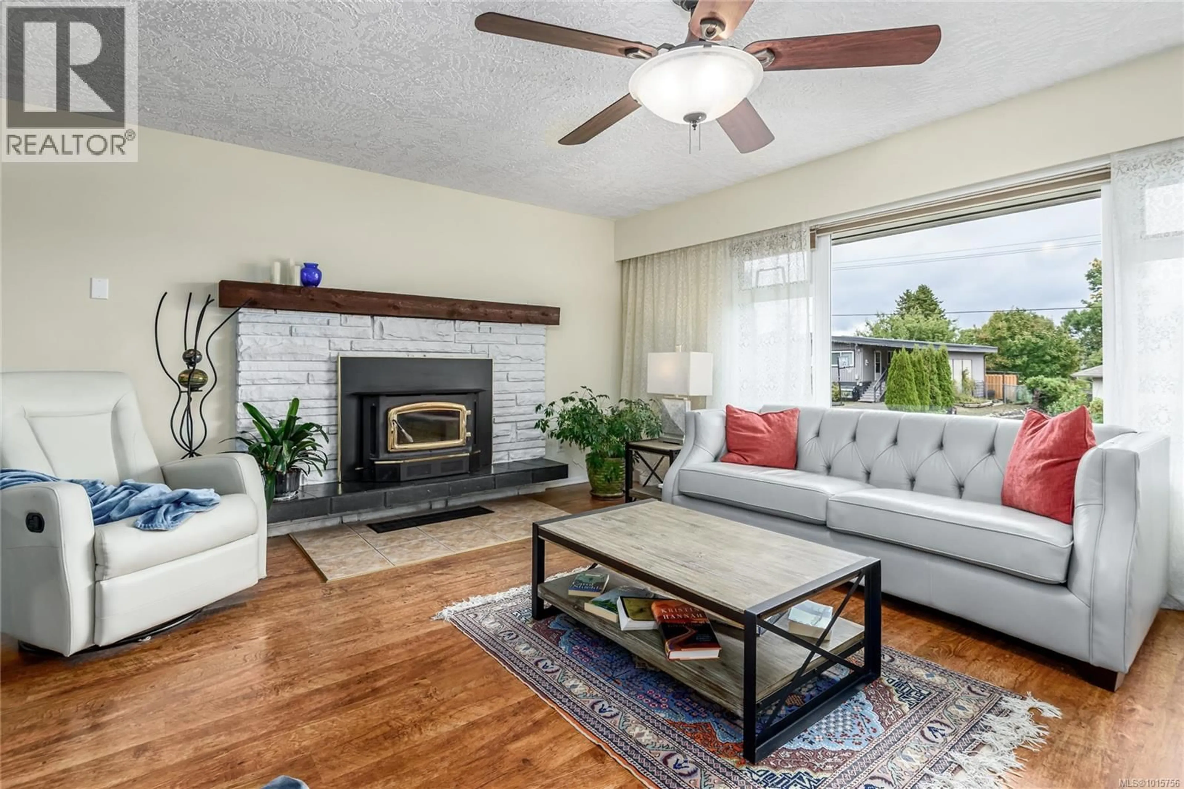 Living room with furniture, unknown for 1759 KILPATRICK AVENUE, Courtenay British Columbia V9N2Y7
