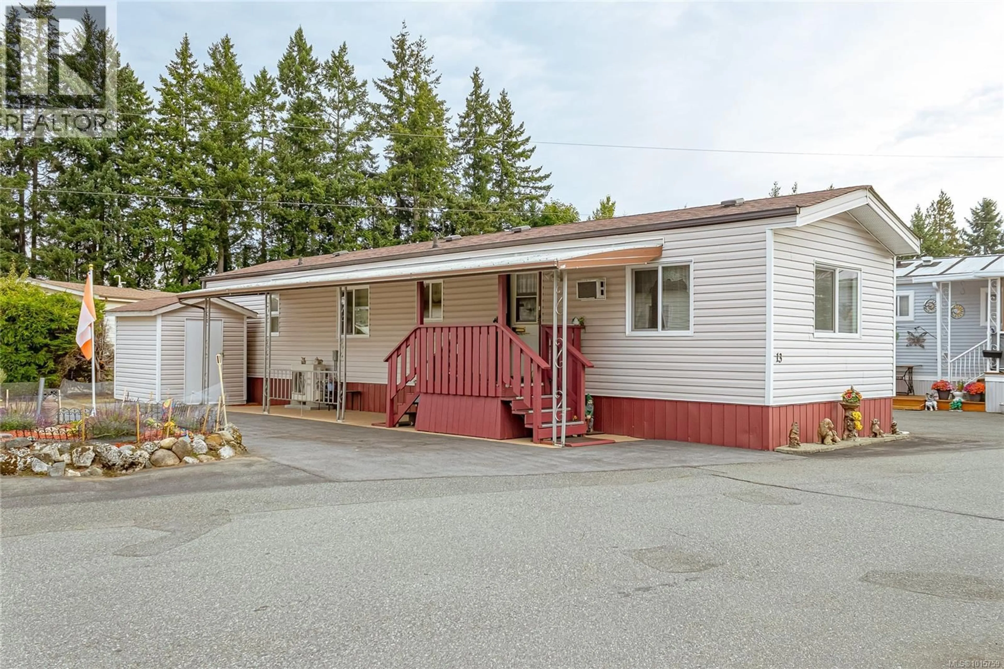 Home with vinyl exterior material, unknown for 13 - 6245 METRAL DRIVE, Nanaimo British Columbia V9T6P8