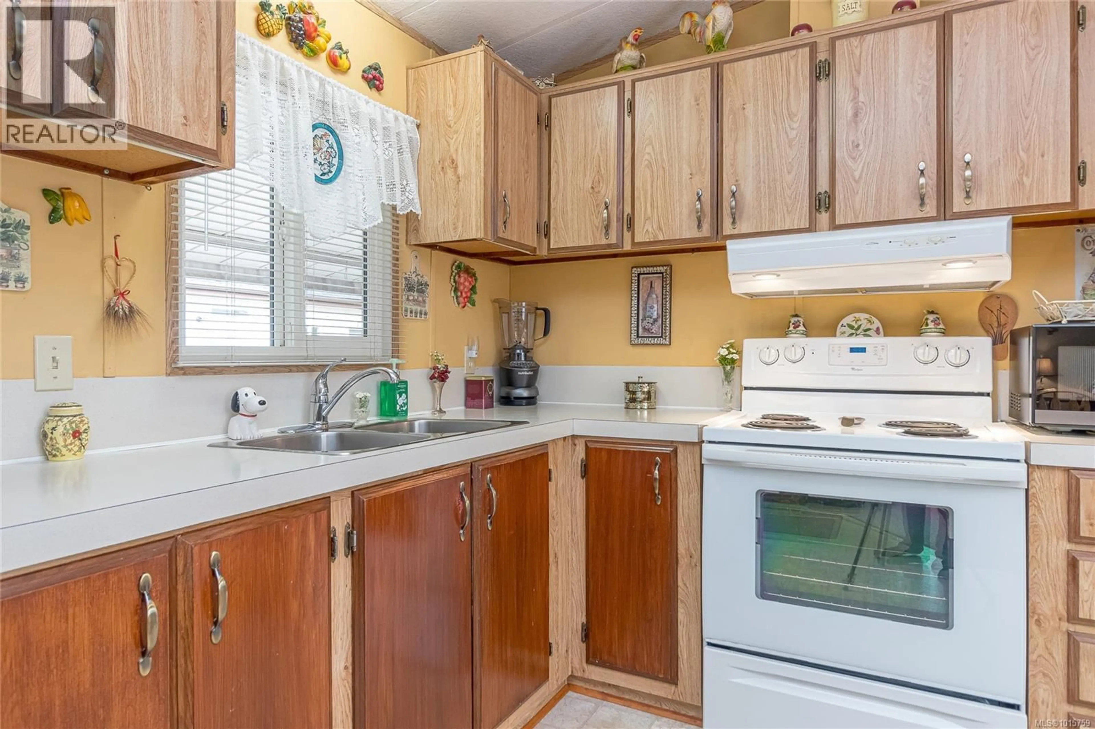 Standard kitchen, unknown for 13 - 6245 METRAL DRIVE, Nanaimo British Columbia V9T6P8