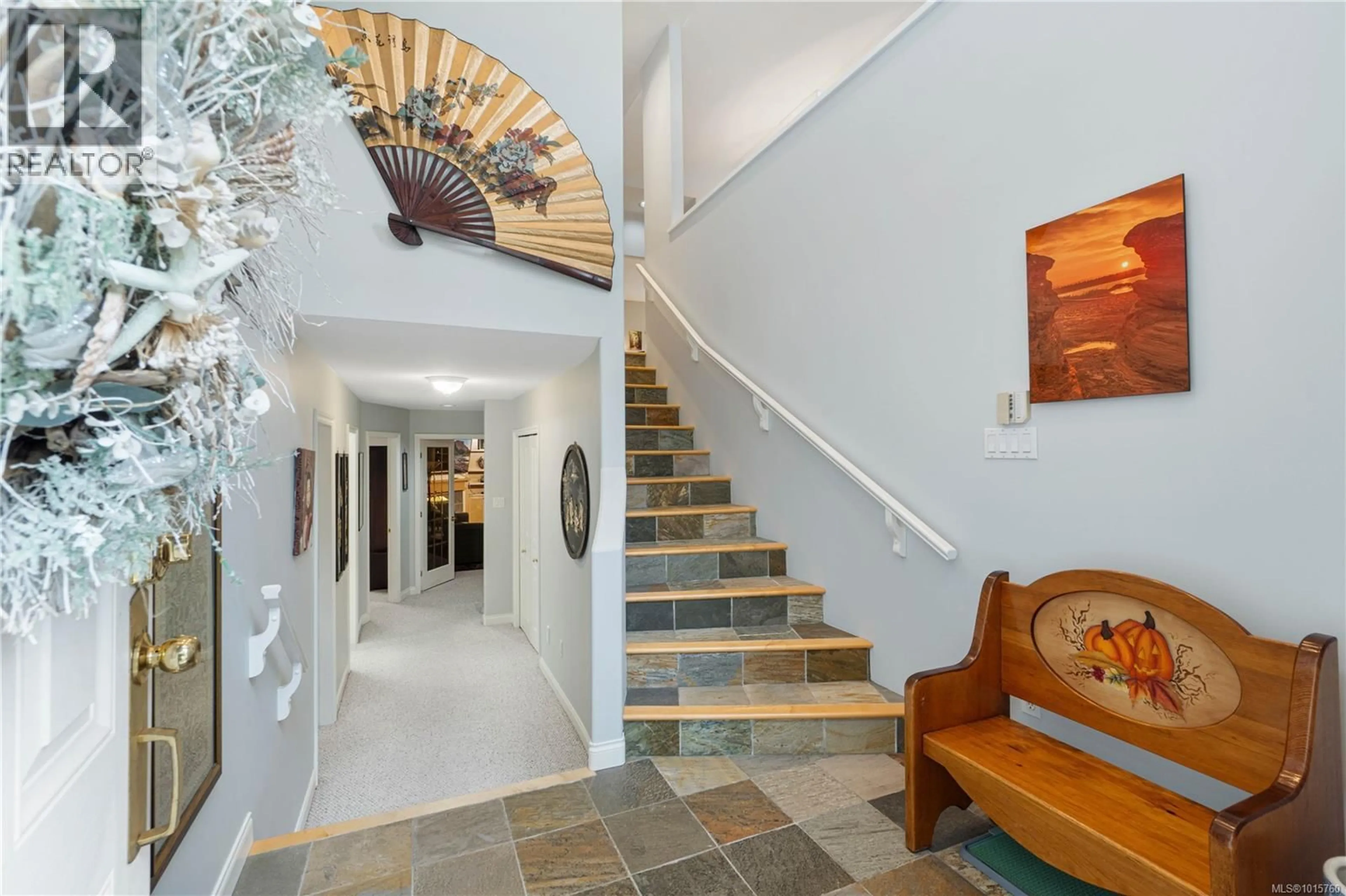 Indoor foyer for 1266 SATURNA DRIVE, Parksville British Columbia V9P2X6