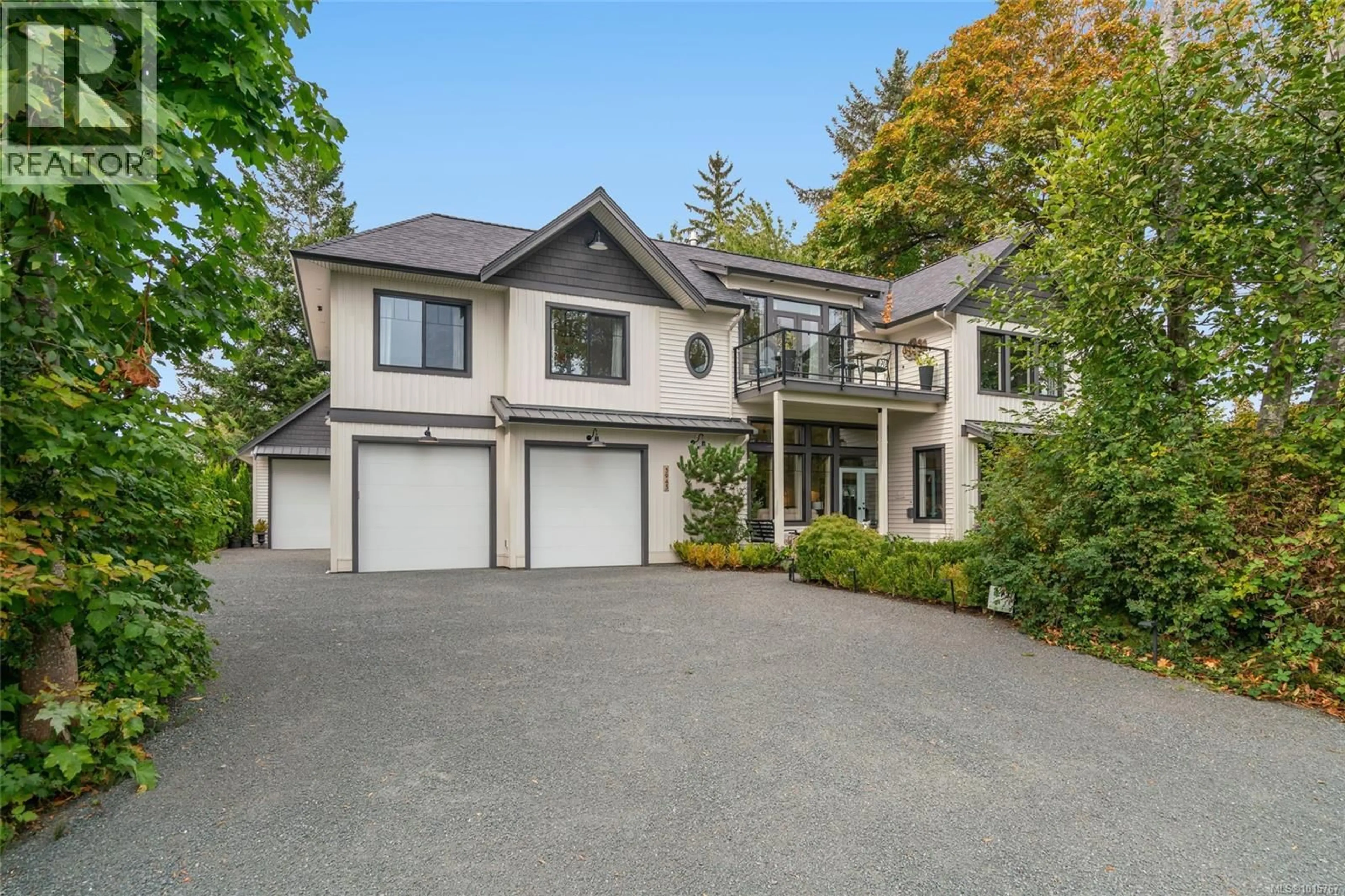 Home with vinyl exterior material, street for 3943 DILLMAN ROAD, Campbell River British Columbia V9H1H5